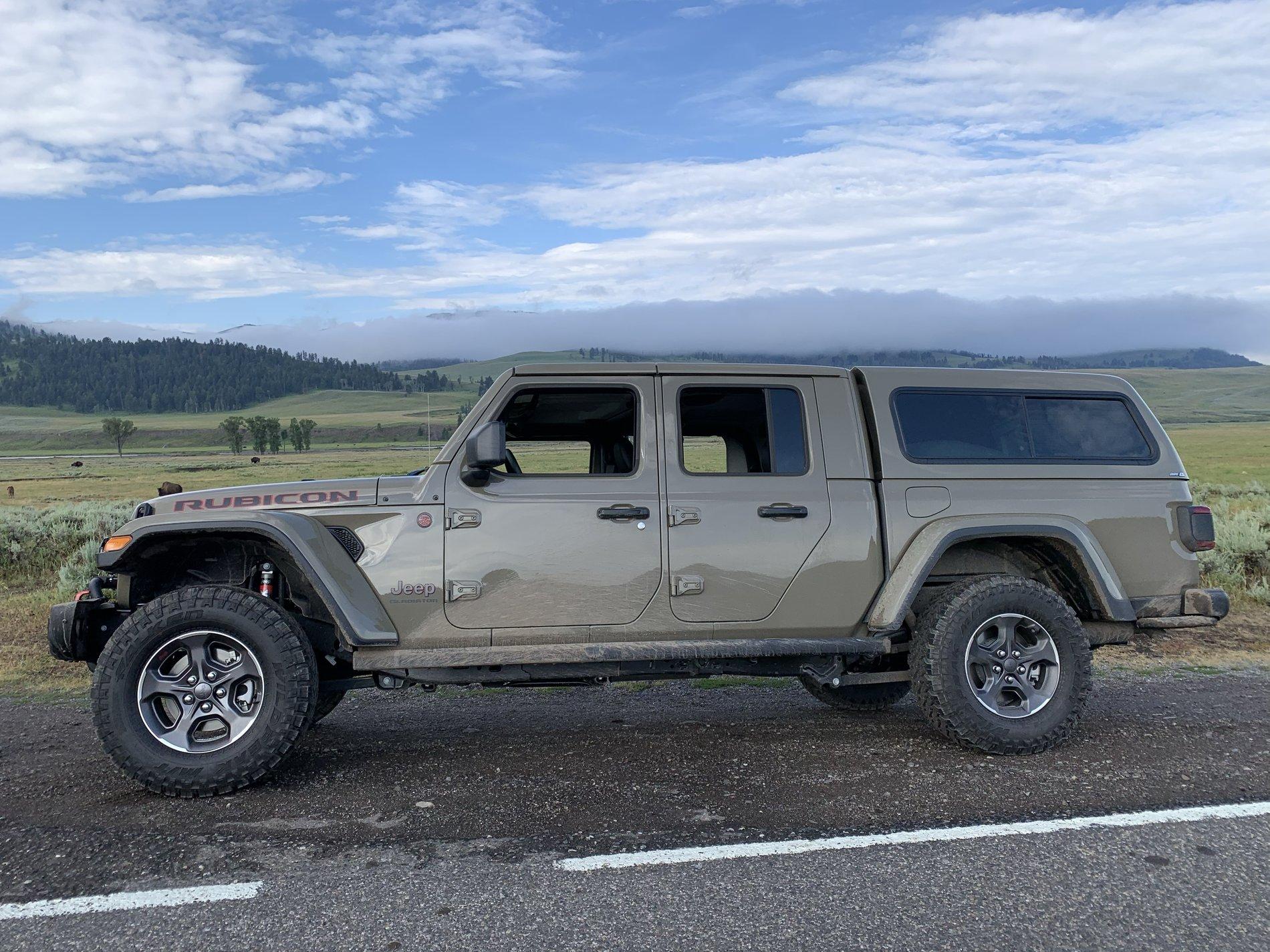 Jeep Gladiator ARE Cx classic CANOPY installed. C3106754-9561-42EA-B395-C73FF06DD69F