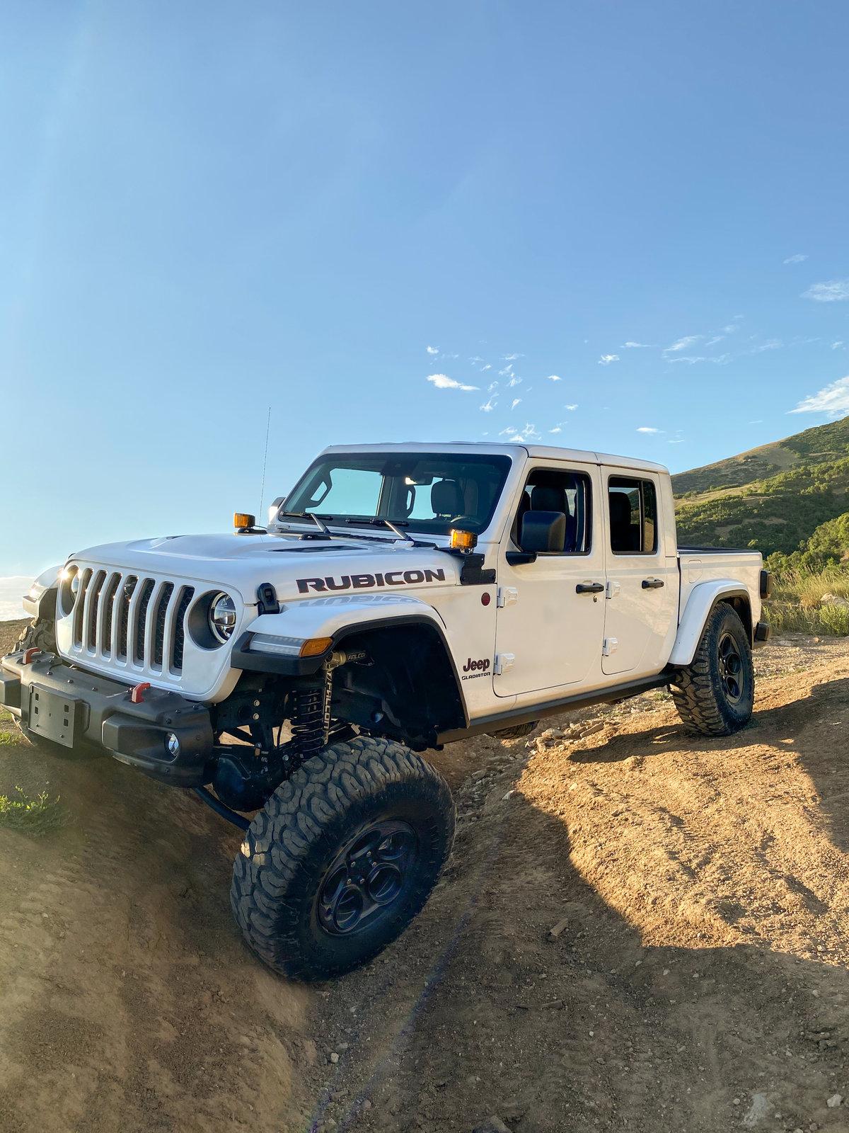 Jeep Gladiator BRIGHT WHITE Gladiator JT Club IMG_1254.JPG