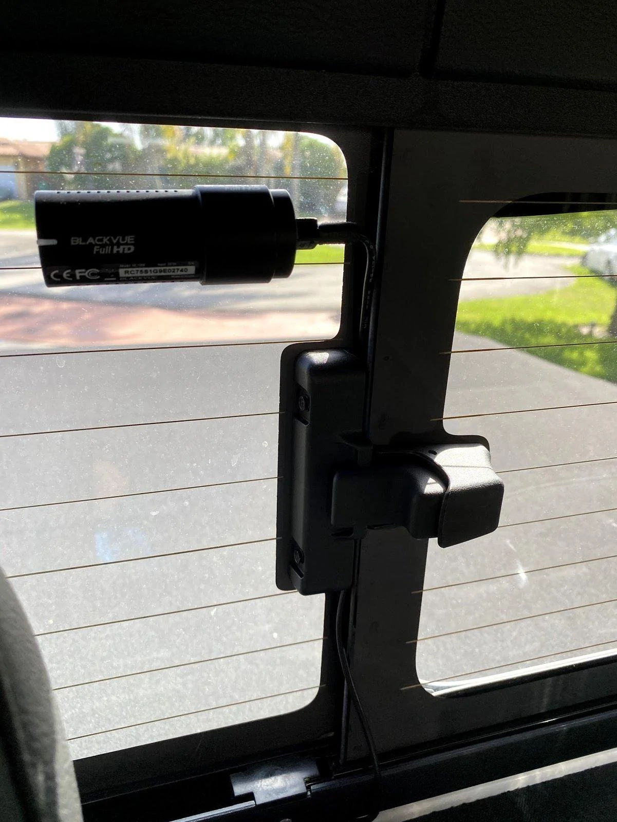 Jeep Gladiator Anyone have pictures of rear dash cam mounting solution? IMG_1198