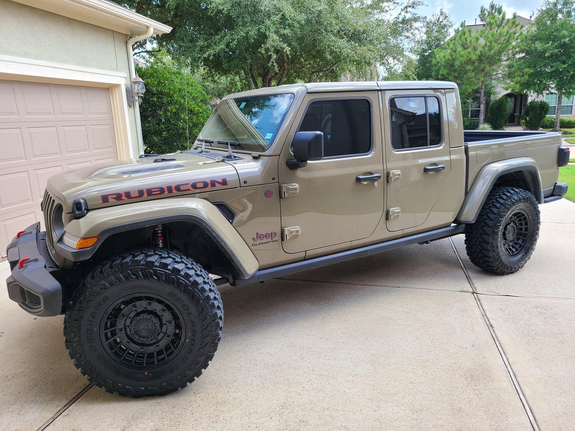 Jeep Gladiator Lets see all those Gladiators with lifts and bigger tires! 20200730_160731