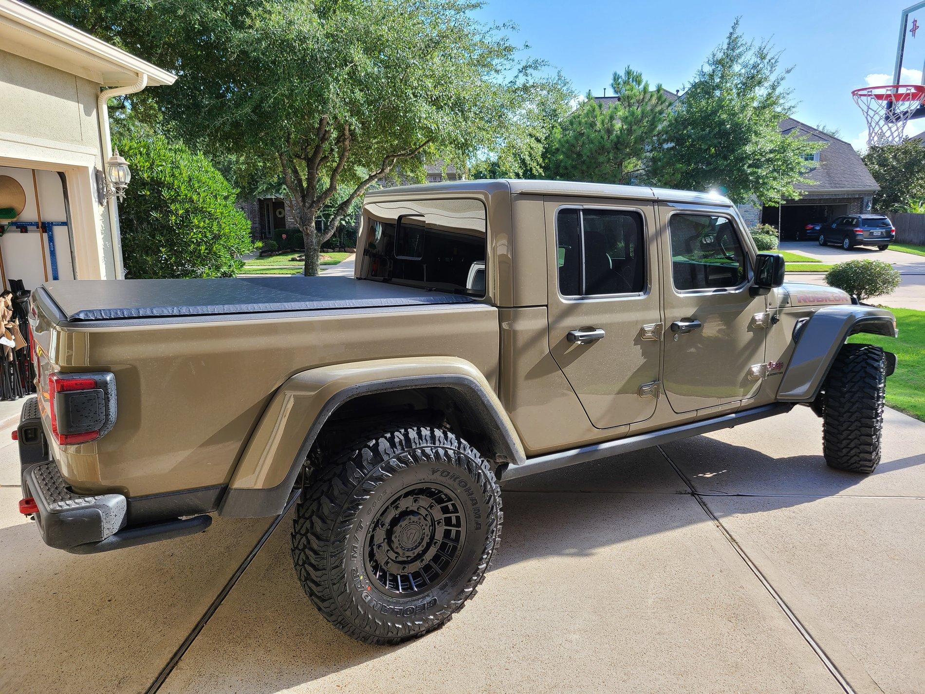 Jeep Gladiator Lets see all those Gladiators with lifts and bigger tires! 20200730_174841