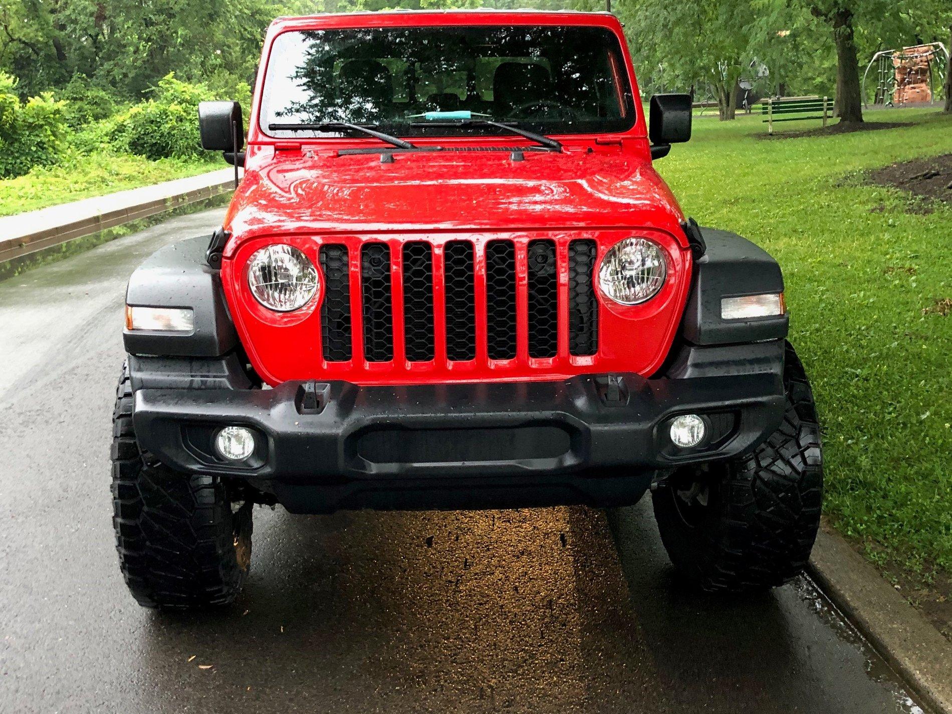 Jeep Gladiator Skunk Ape Build jeep front