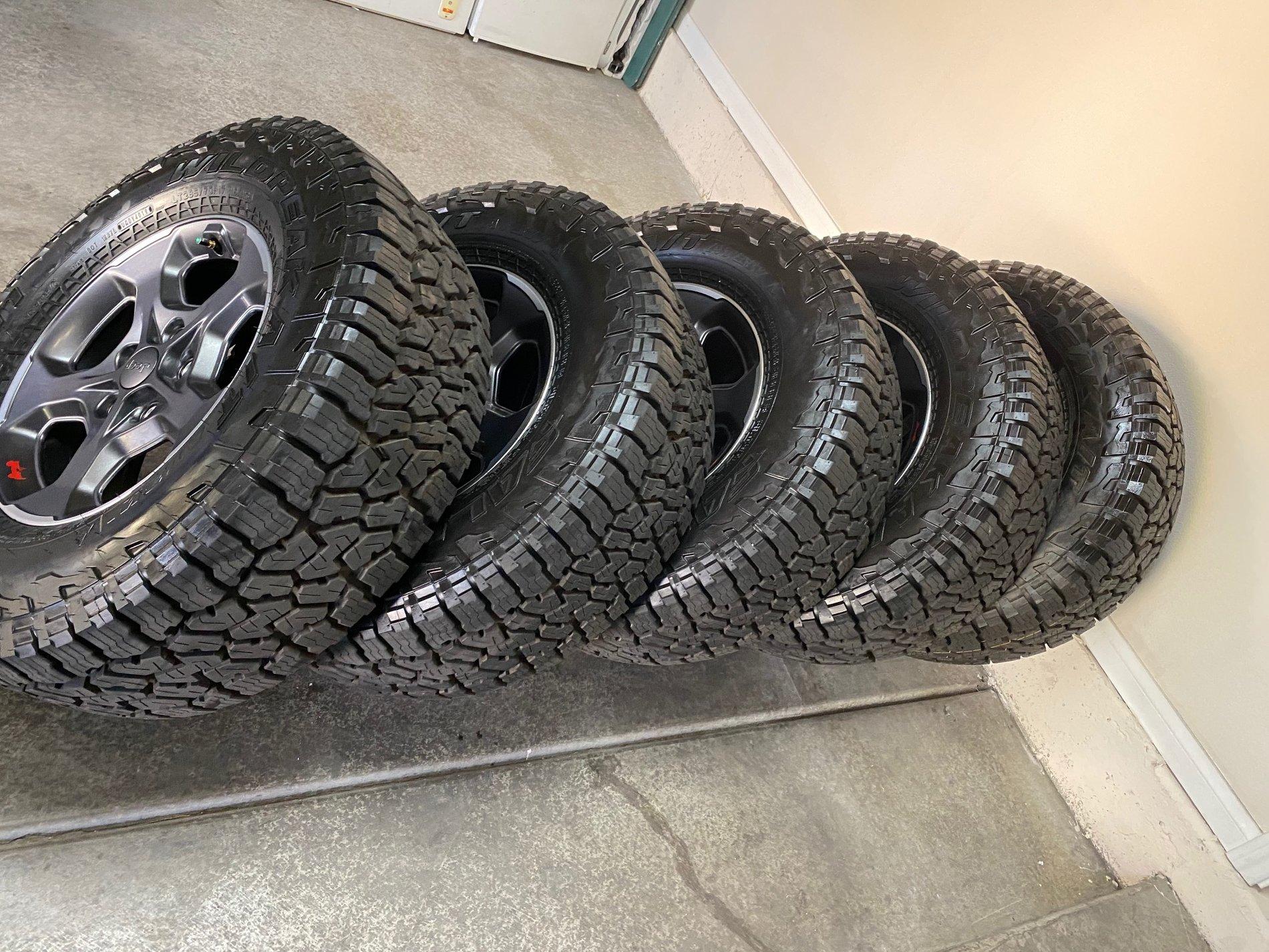 Jeep Gladiator Rubicon Wheels & Tires - For Sale IMG_1745