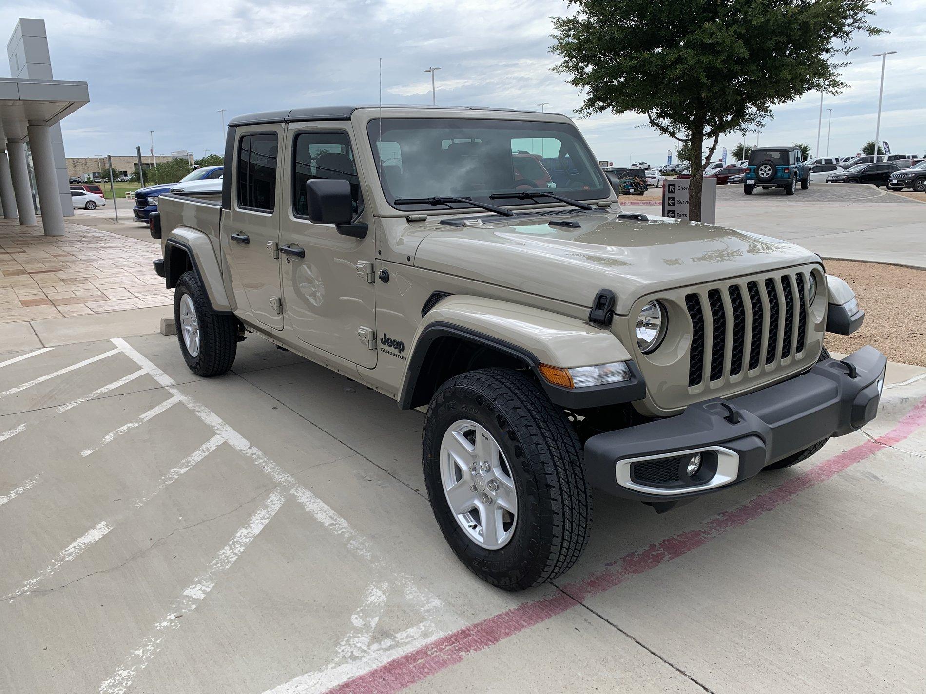 Jeep Gladiator GOBI Gladiator JT Club 5C8A930E-BD78-4C66-BB7B-F8F947403234