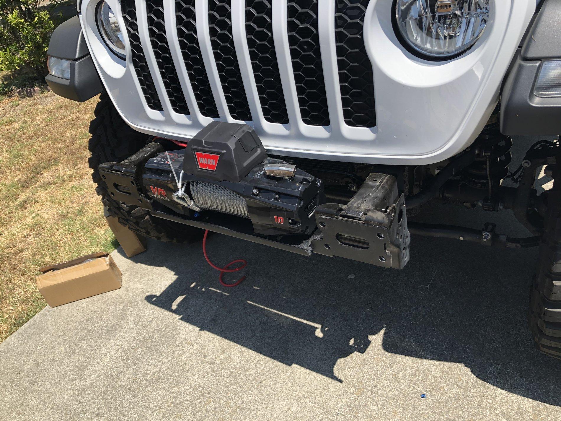 Jeep Gladiator Greg’s white JT max tow 78B0CD79-6755-4FEF-8536-BA87B1F73123