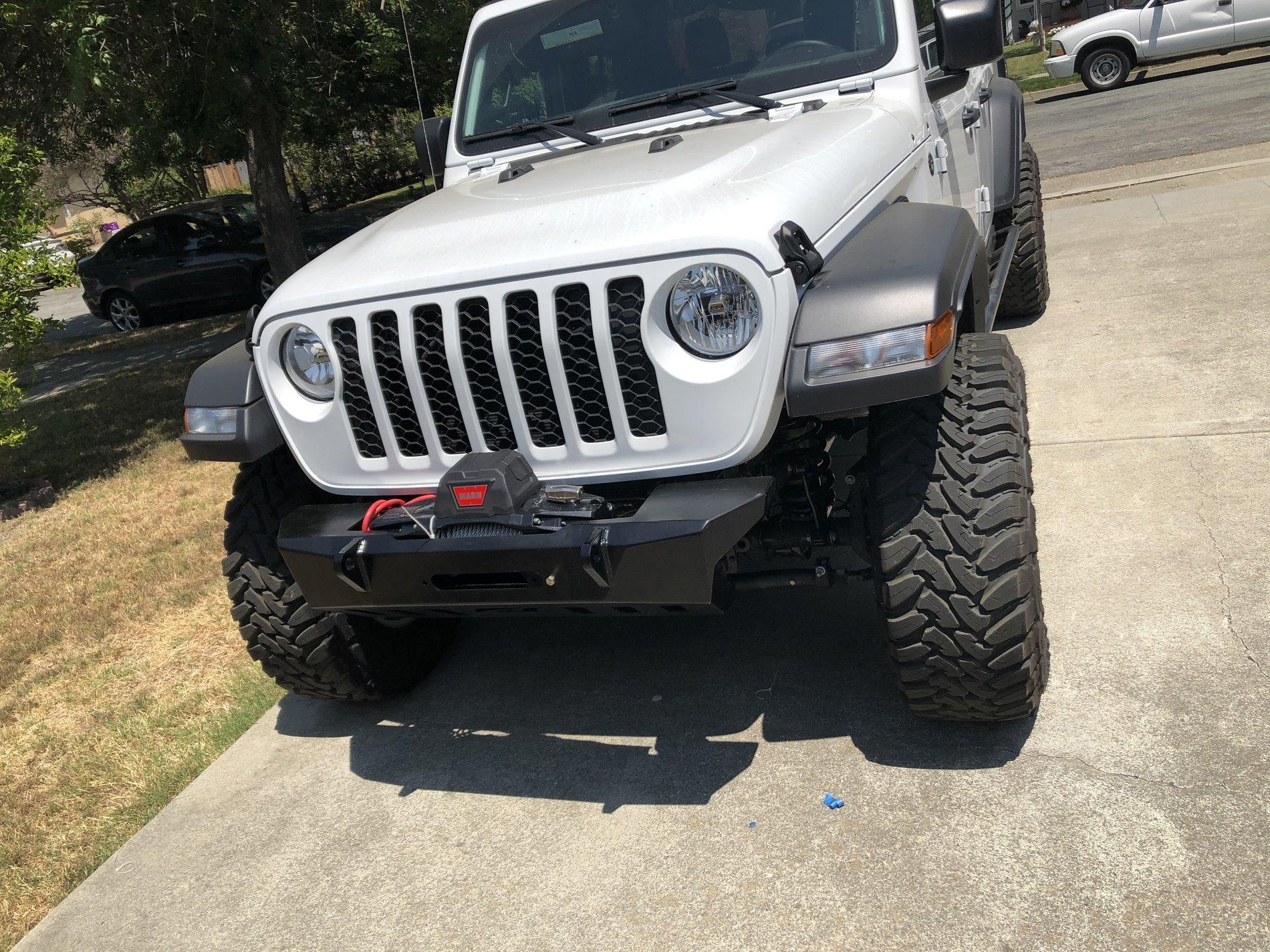Jeep Gladiator Greg’s white JT max tow AC418AC1-525D-4A17-BDFD-B6291F8BB430