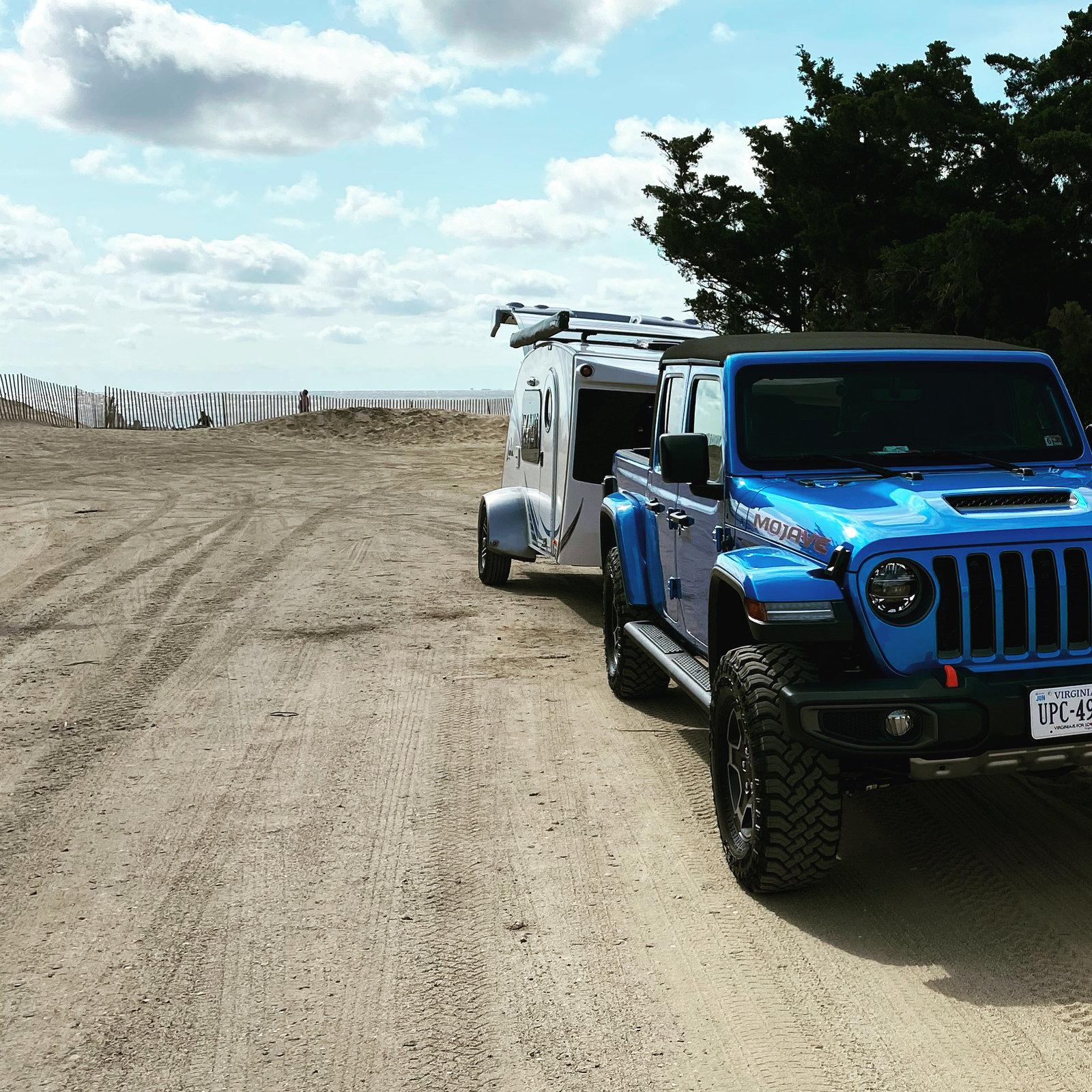 Jeep Gladiator Mojave only Pic thread! 6F764F47-4ED9-4A4E-802E-D8DD9A2B0AFE