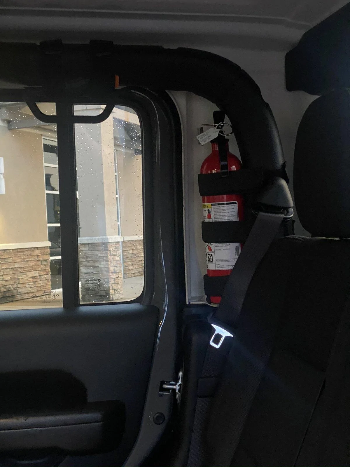 Jeep Gladiator Fire extinguishers CFC206F7-F8C8-4E7A-A3A3-92F4E2232F1F