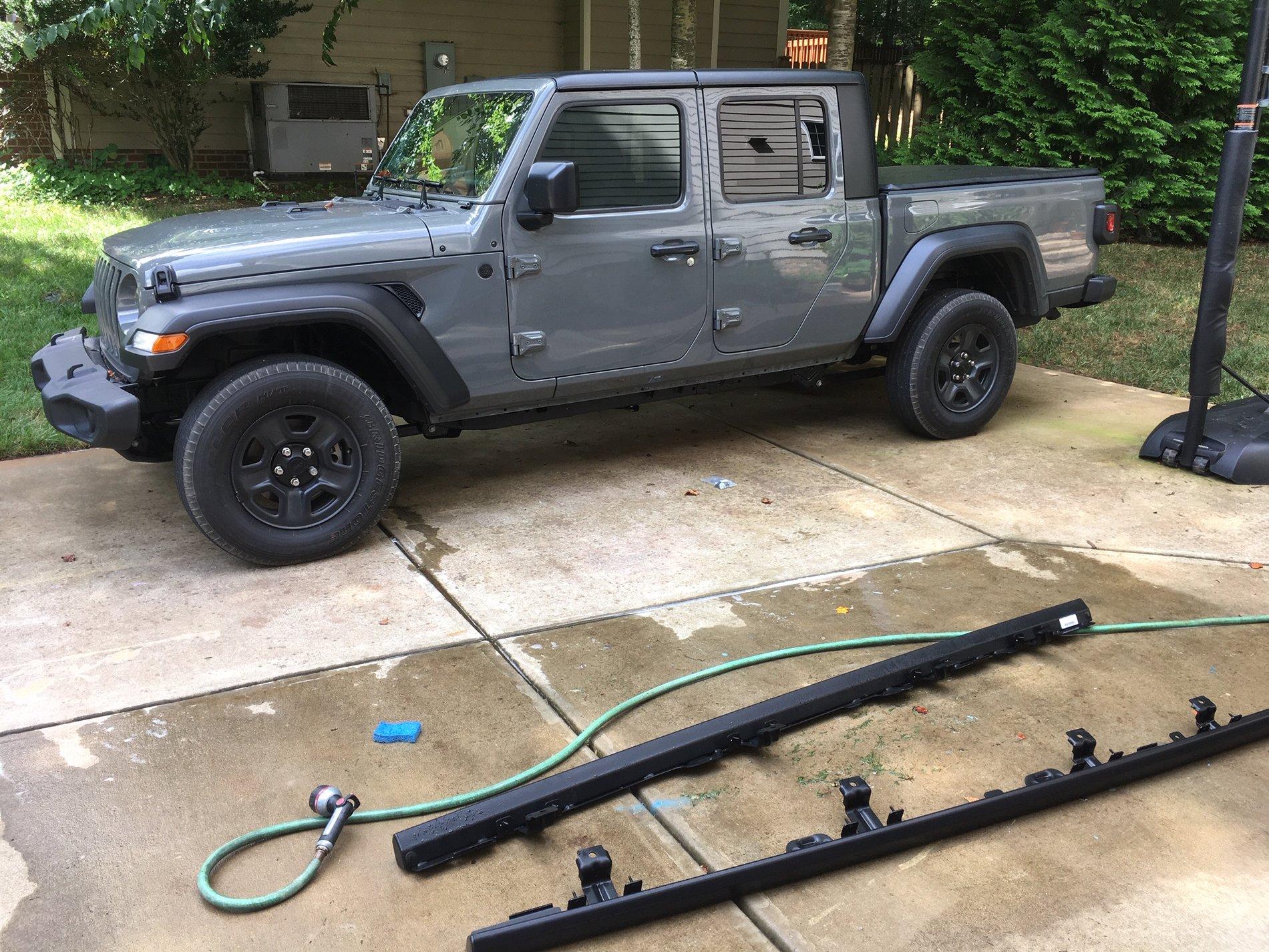 Jeep Gladiator What did you do TO your Gladiator today? [ADMIN WARNING: NO POLITICS, NO GUN TALK] rails.JPG