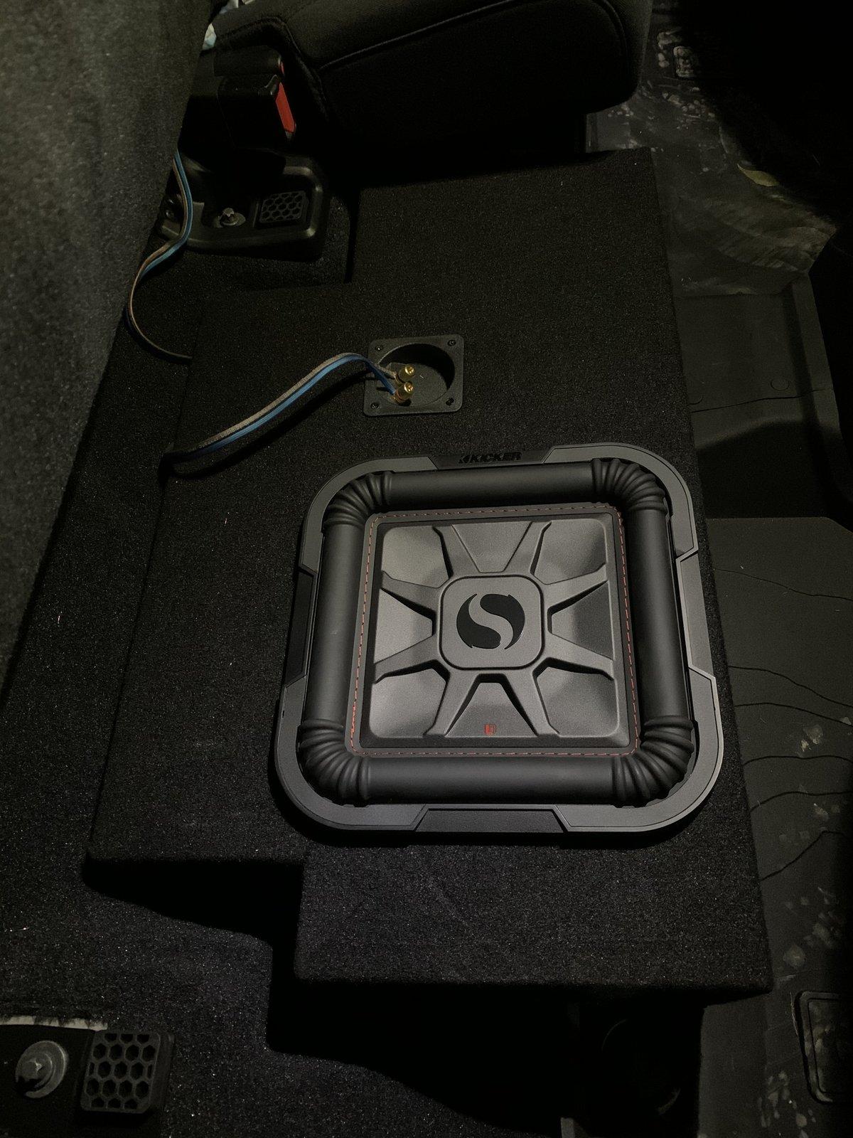 Jeep Gladiator JT sub box with sub CFE5BB20-9B27-404E-B90D-AB15834986A6