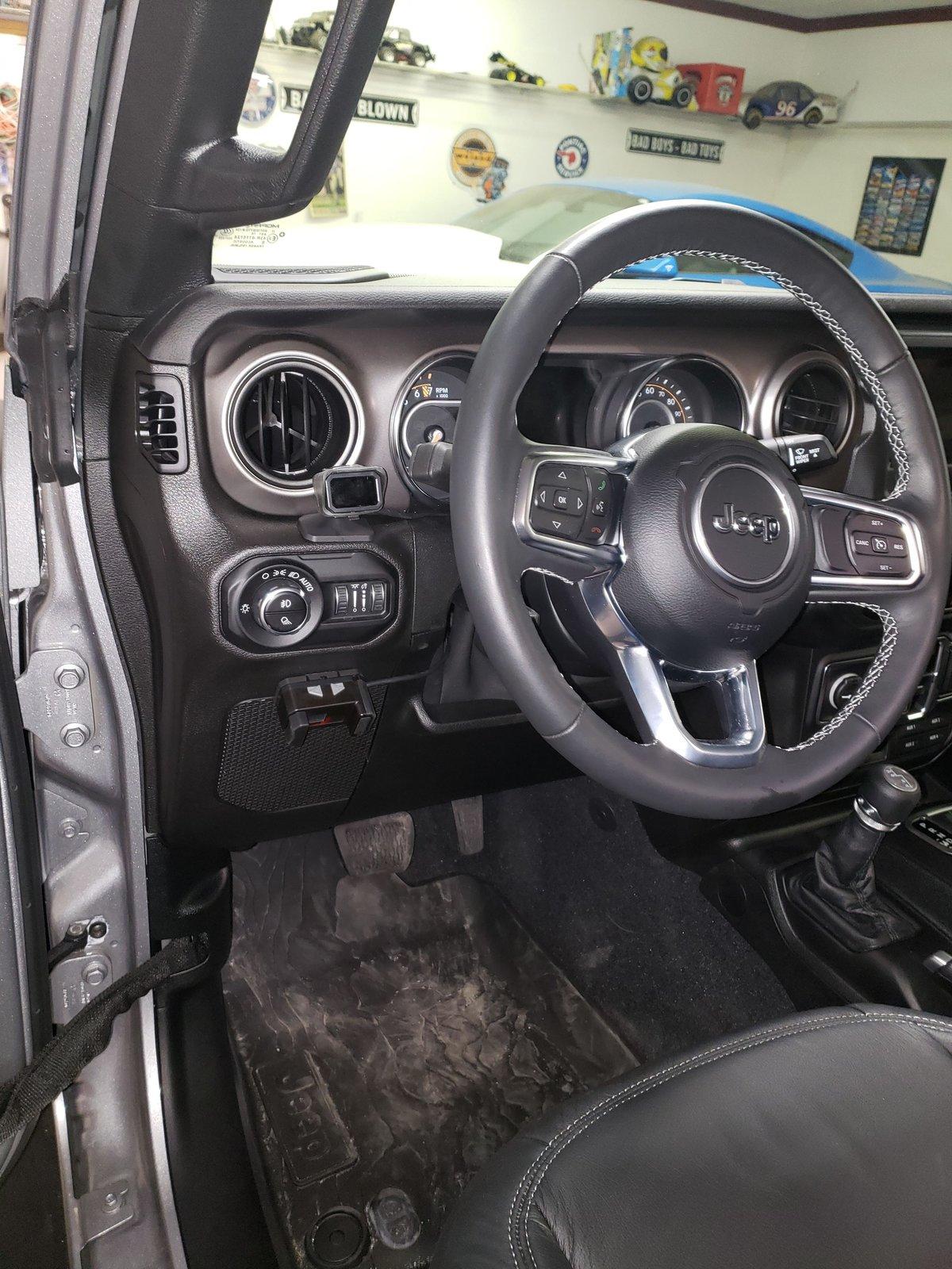 Jeep Gladiator Factory Trailer Brake Controller releases ...EDIT: STILL WAITING 20200123_215832
