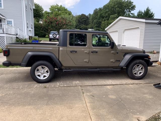Jeep Gladiator Took Delivery of Your JT? Sign in Here! C0903ACA-B246-4734-995A-39011FE39903