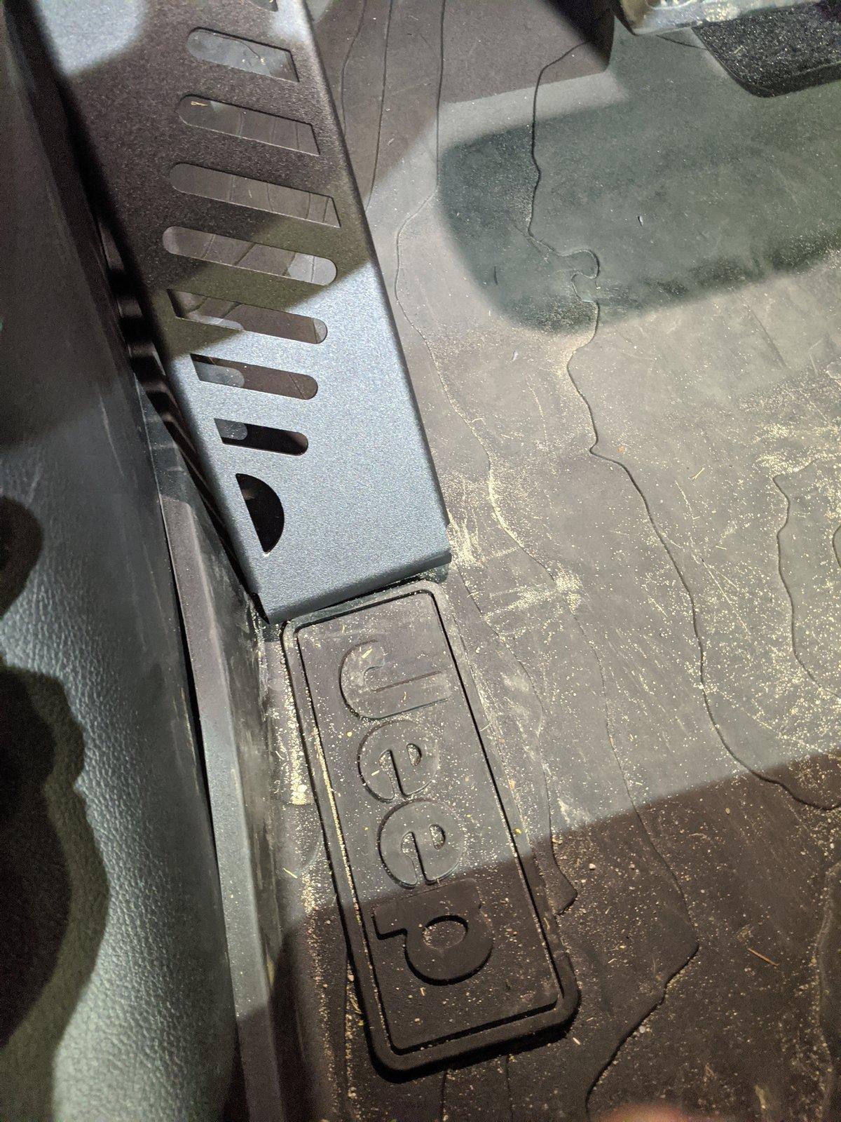 Jeep Gladiator hooke road dead pedal issue IMG_20200804_200631