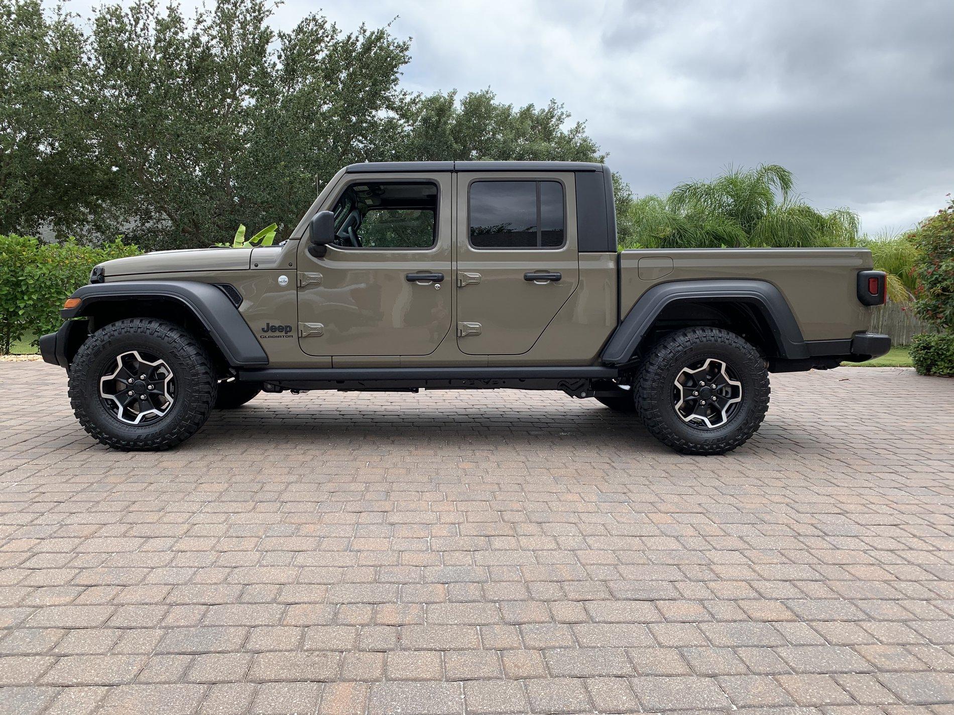Jeep Gladiator Pic request: Sport with Rubicon Takeoffs C21A25F2-4F4B-4235-AA49-022DD3D1915D