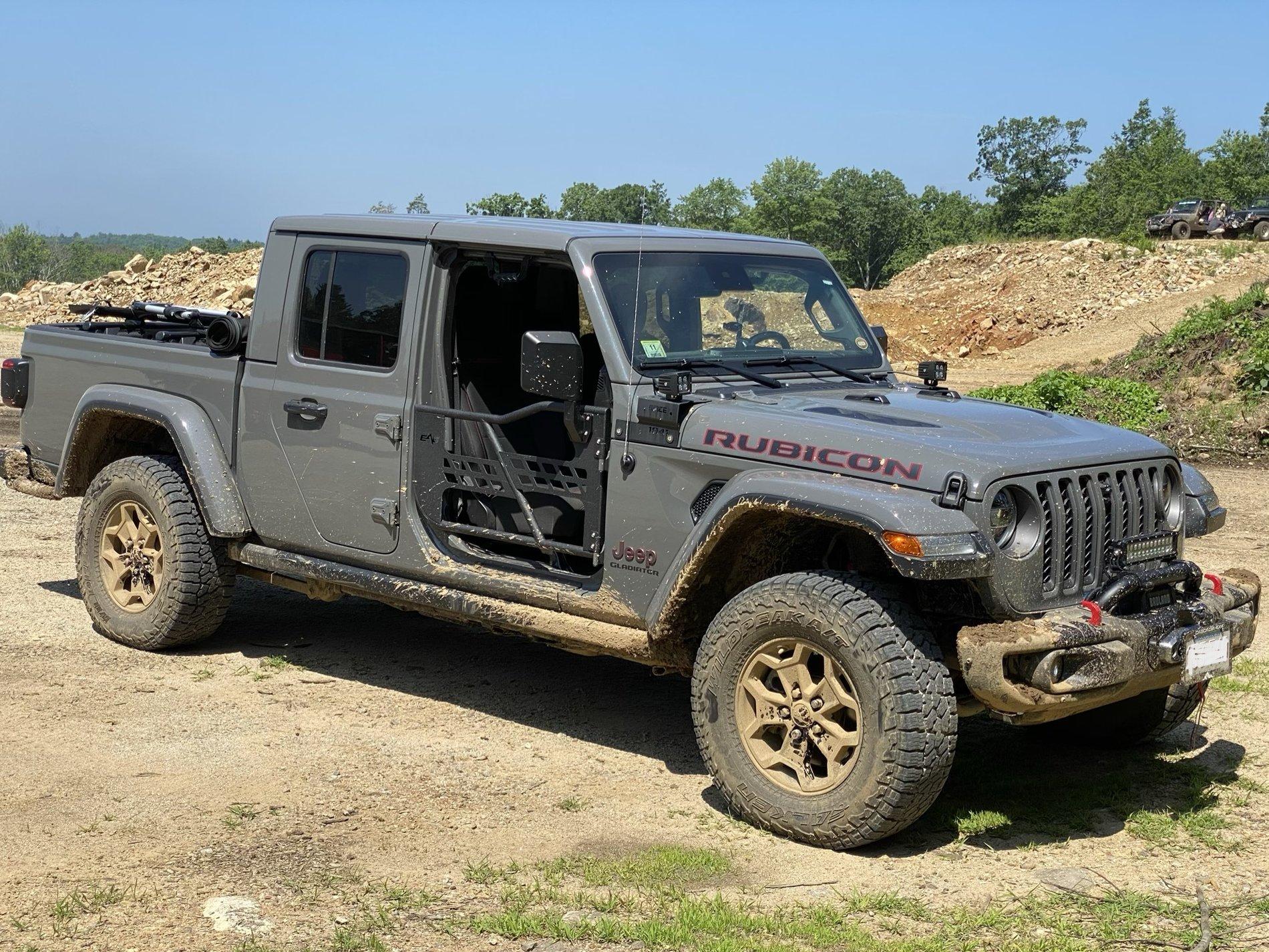 Jeep Gladiator Is it dorky to only take off the front doors?? POLL 7DC0CFEE-A99F-4BD6-903C-220598D07508