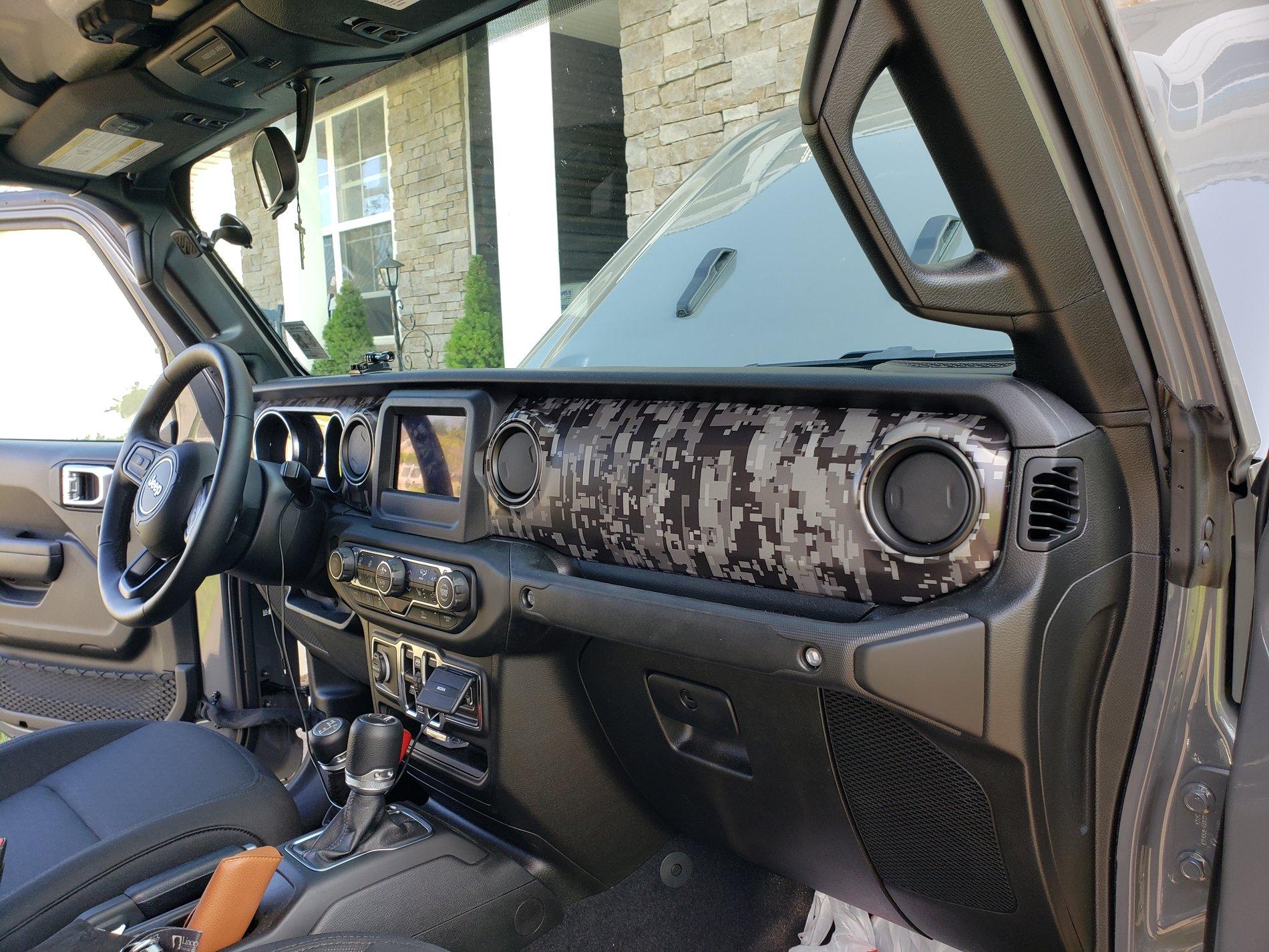 Jeep Gladiator 3M Digi Dash Wrap 20200805_163805