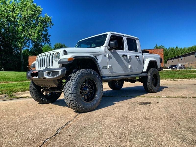 Jeep Gladiator Lets see all those Gladiators with lifts and bigger tires! Gladiator Lift 1_LI