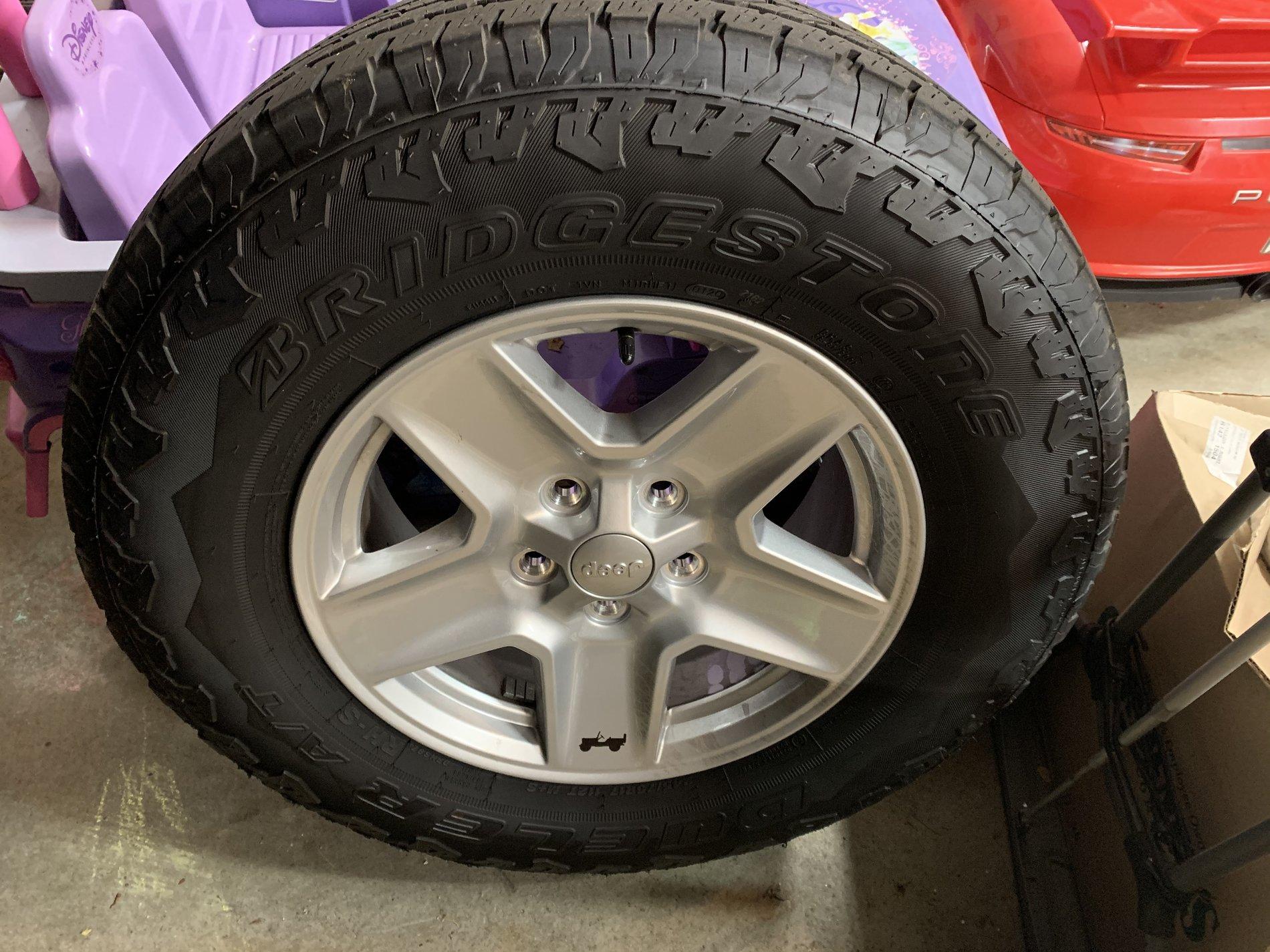 Jeep Gladiator Sport S wheels with A/T Tires $450 DDC33B60-79F9-4992-AD25-13DA504DA620