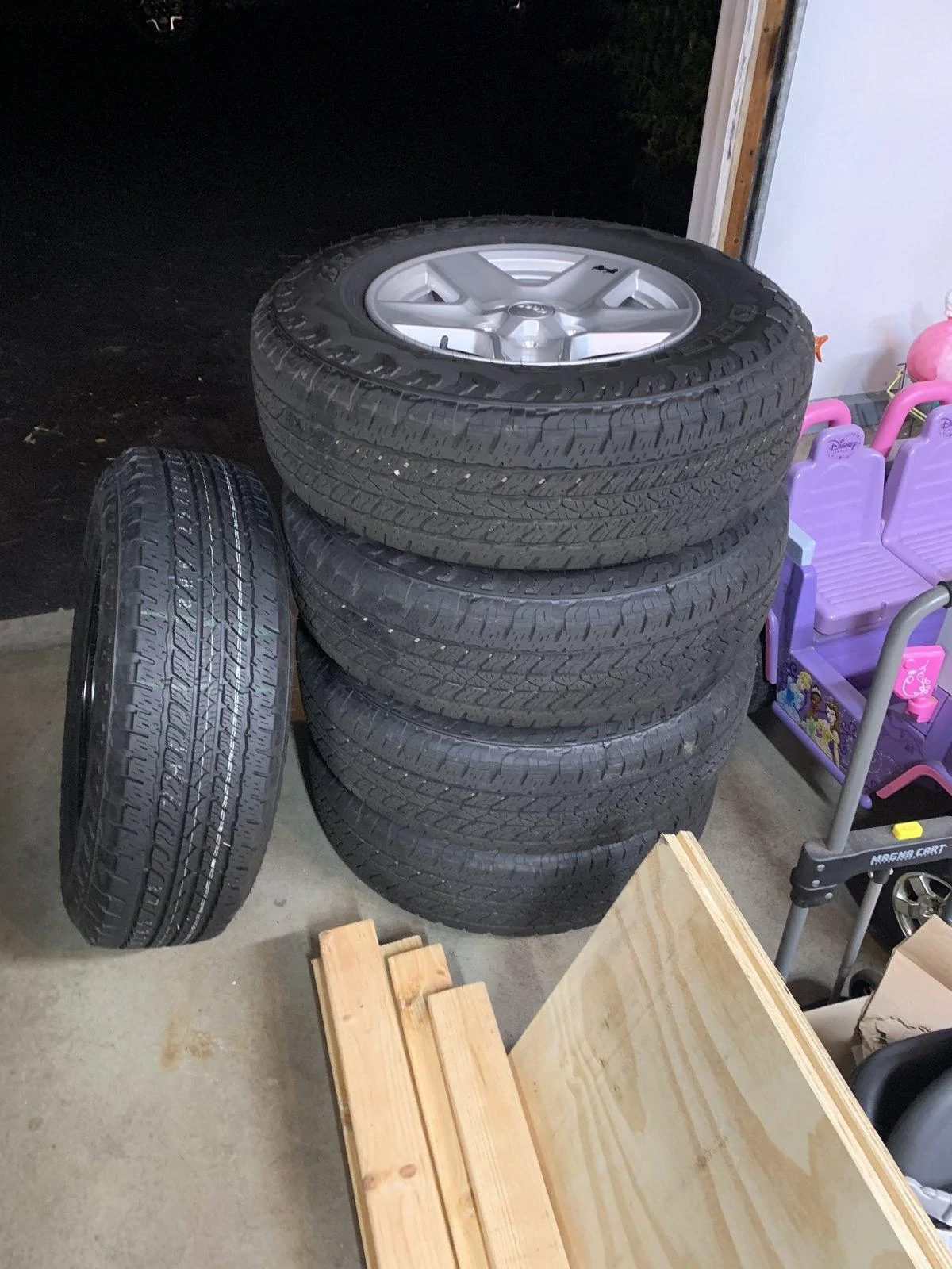 Jeep Gladiator Sport S wheels with A/T Tires $450 2256597A-BD6C-4326-A774-AEC7D0DED81F