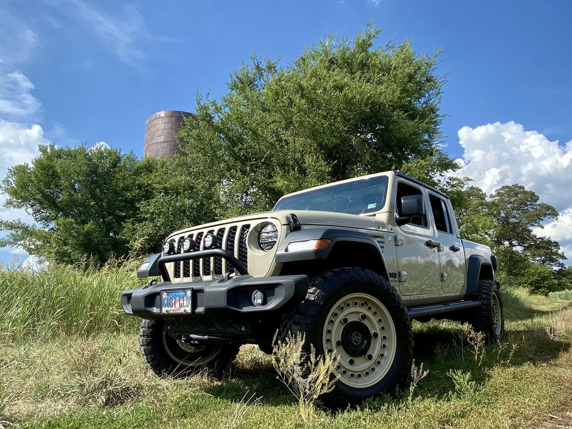 Jeep Gladiator My one week old Gobi! 3E10C2B6-56F1-42E5-8896-2188320B7502