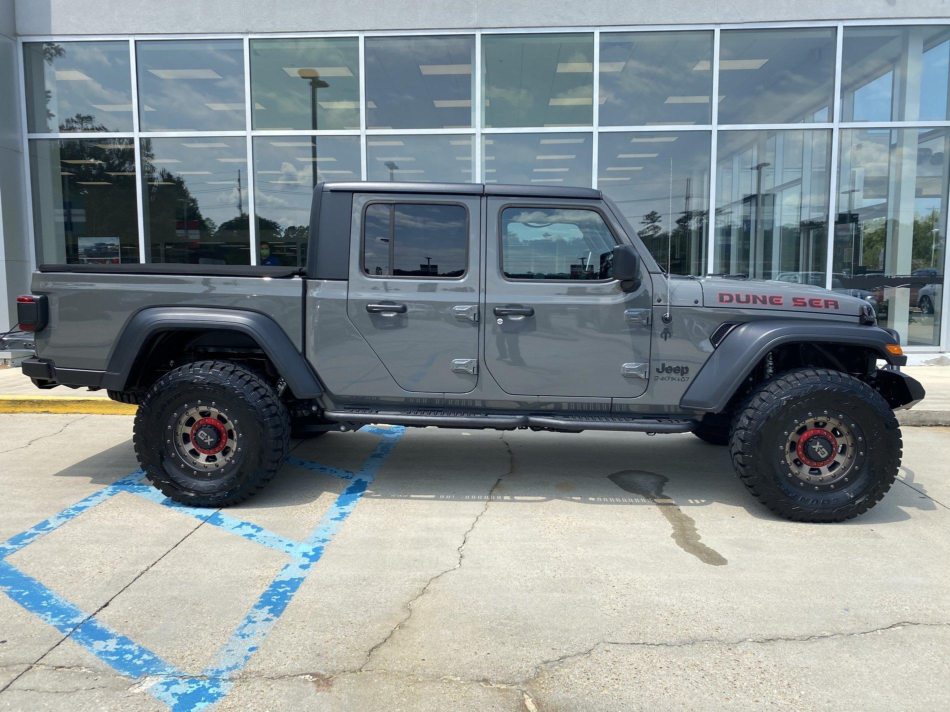 Jeep Gladiator This is the way... Mandalorian inspired Sport S build 76CE6B57-541D-4076-9142-751AE820D2E2