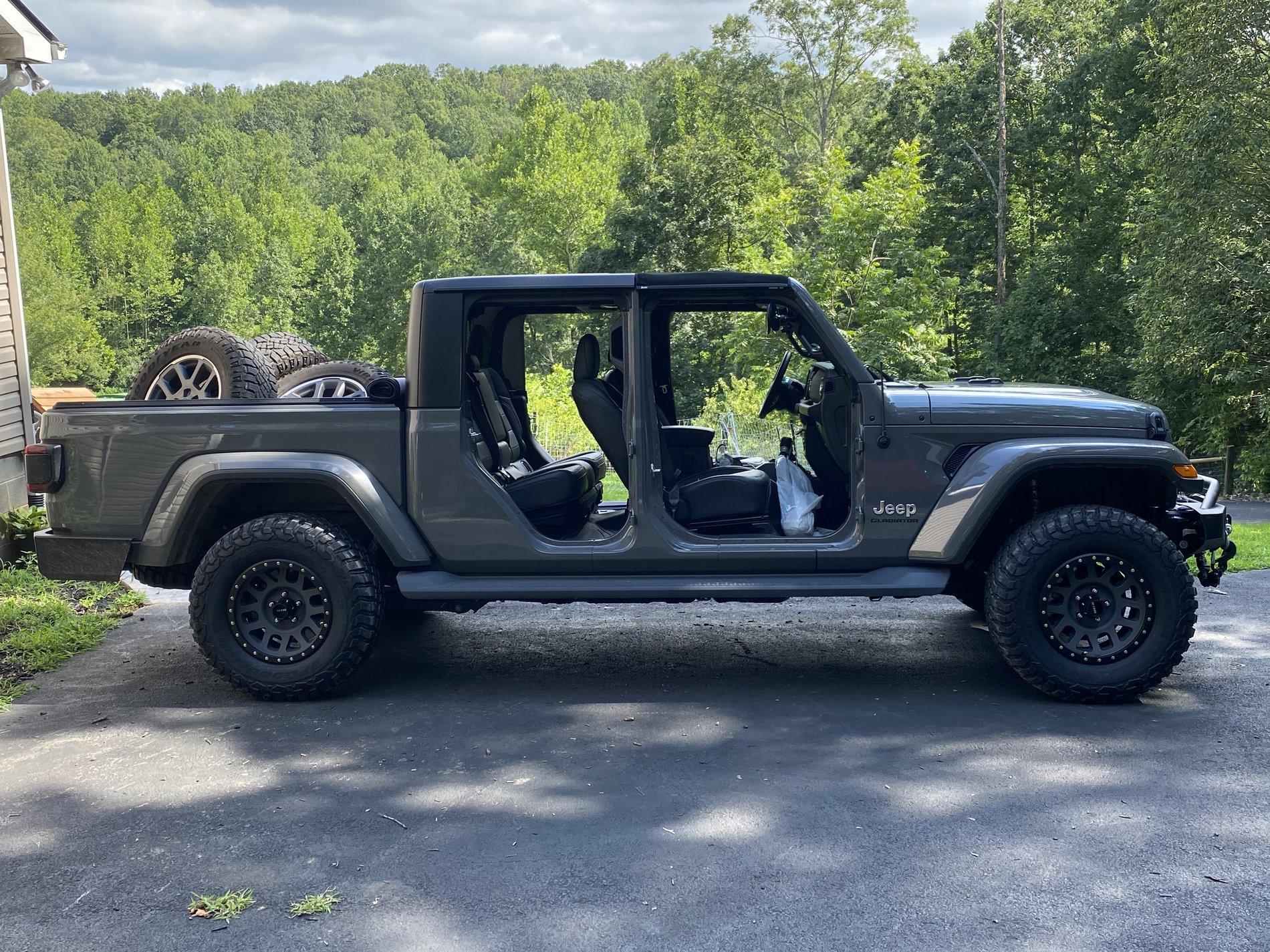 Jeep Gladiator STING GRAY Gladiator JT Club BE8446EA-505B-4360-BB78-19DDE605DF61
