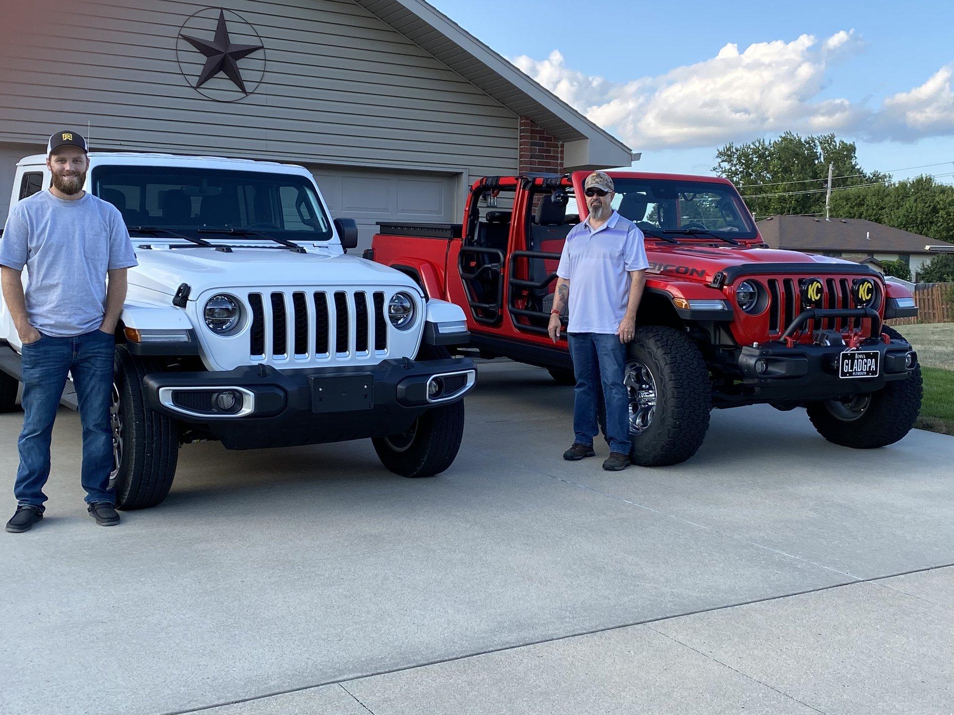 Jeep Gladiator Glad Grandpa Firecracker Red LE Build 120BDC32-0BE2-4CCD-94A1-2FD7DD411578