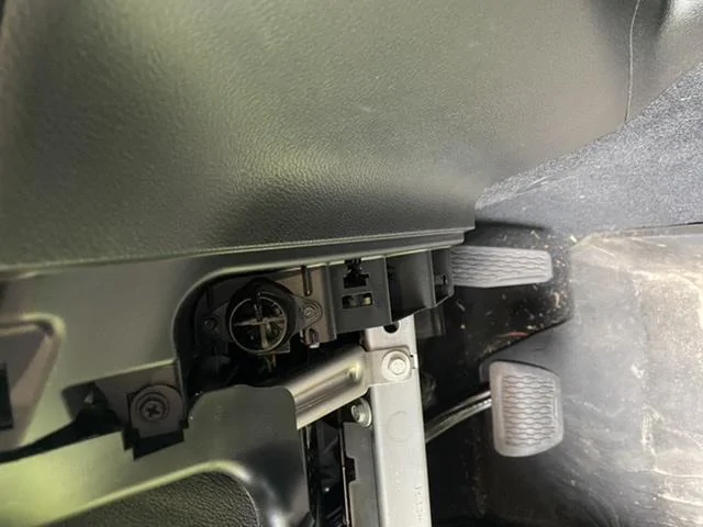 Jeep Gladiator Where in your interior did you mount your brake controller? 8CD65575-F8BF-47CC-9C6F-11CC9980C7EA