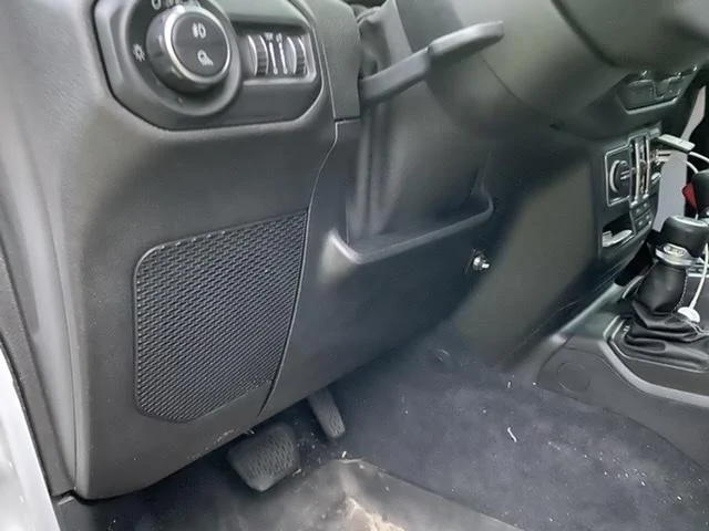 Jeep Gladiator Where in your interior did you mount your brake controller? C26AA611-B1AF-4845-B9C6-7662261EA9D7
