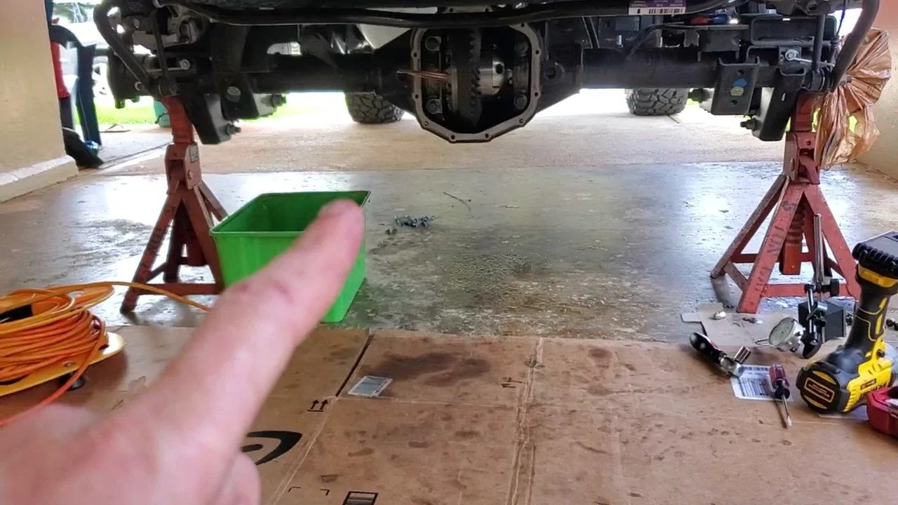 Jeep Gladiator My 35 spline rear axle shaft install with ARB RD246 VideoCapture_20200809-200400