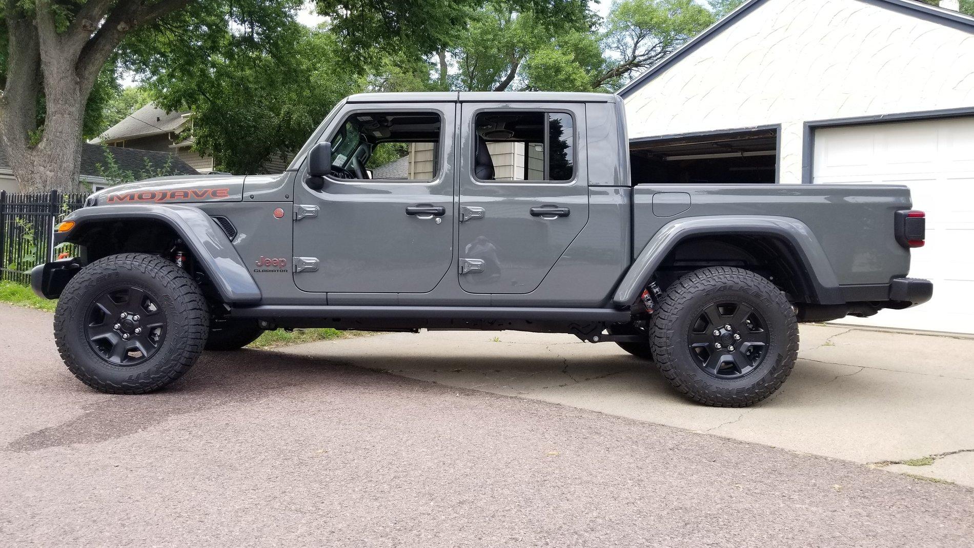 Jeep Gladiator Meet Smokey. 20200719_155308