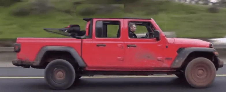 Jeep Gladiator Soft top - full down on the bed rails? 1597080285958