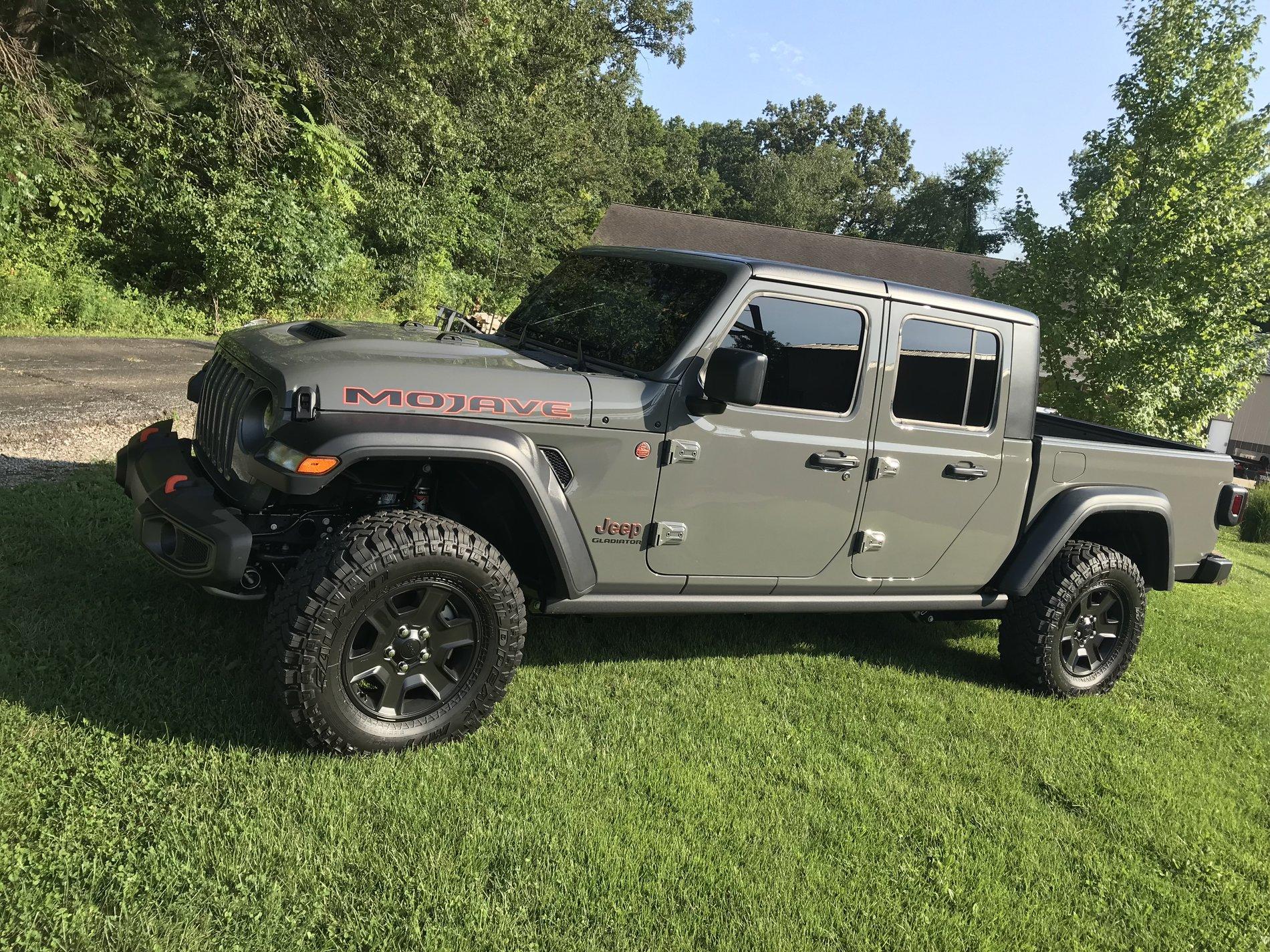 Jeep Gladiator STING GRAY Gladiator JT Club 8A6277AB-3266-4E62-8C80-F9E98C0E3A4D