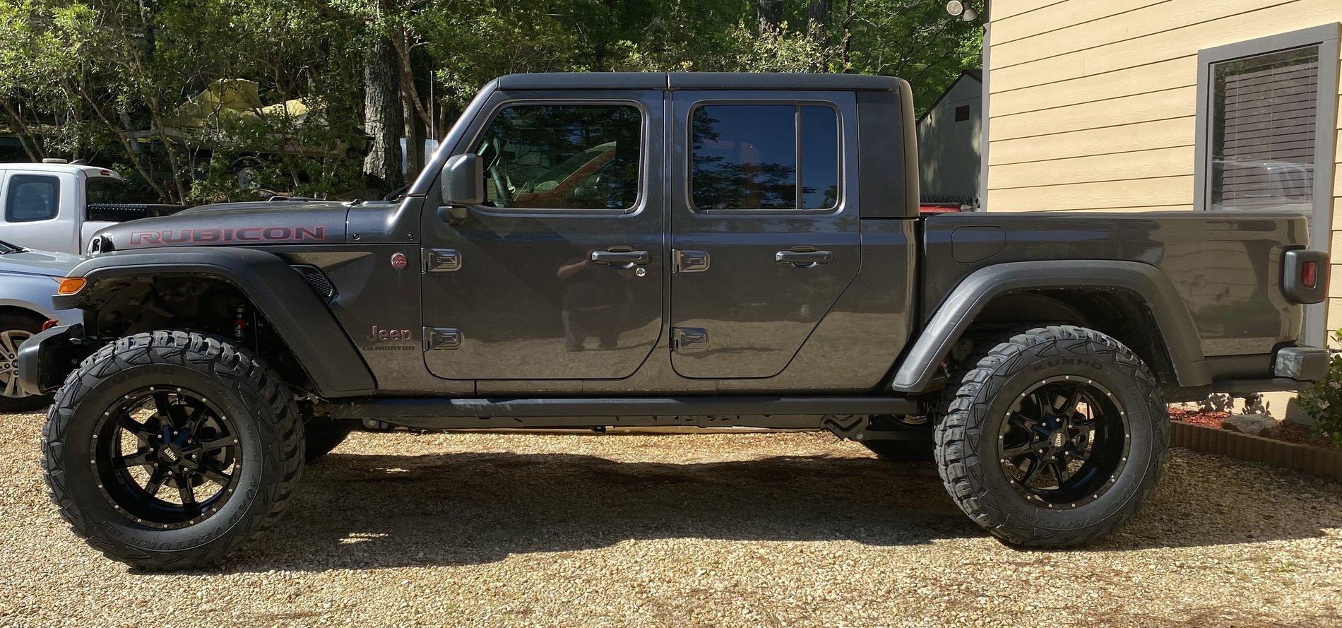 Jeep Gladiator 17", 18" or 20" Wheel w/ 37" Tire? IMG_1100 2