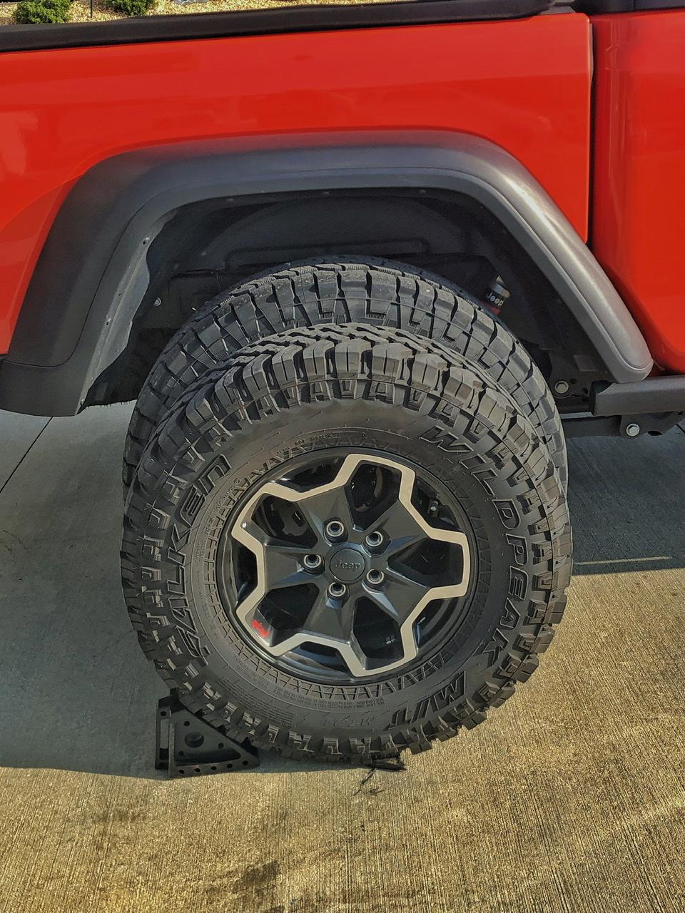 Jeep Gladiator 35s or 37s? A04571F3-DCEA-4F5A-9F87-763096B33BA4