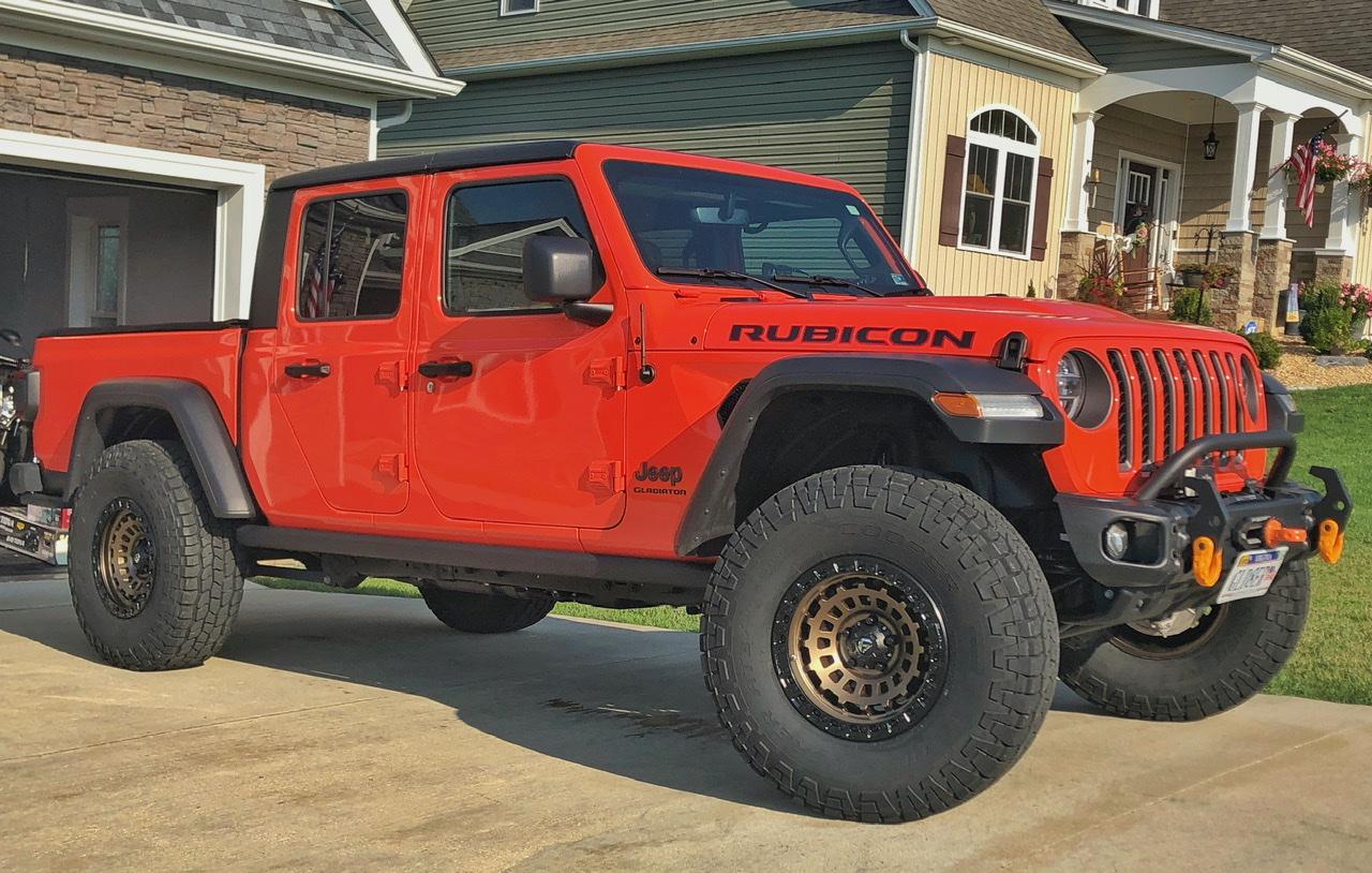 Jeep Gladiator 35s or 37s? FB5A485A-B3C4-494F-A61C-FC884E152FAB