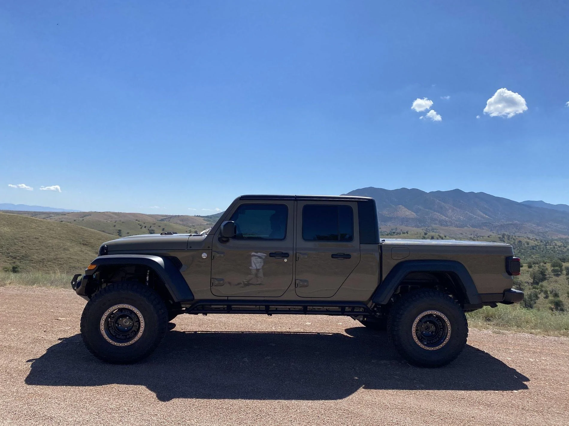 Jeep Gladiator Wheels?! Wheels?! Wheels?! Photo Aug 08, 10 15 17 AM (1)