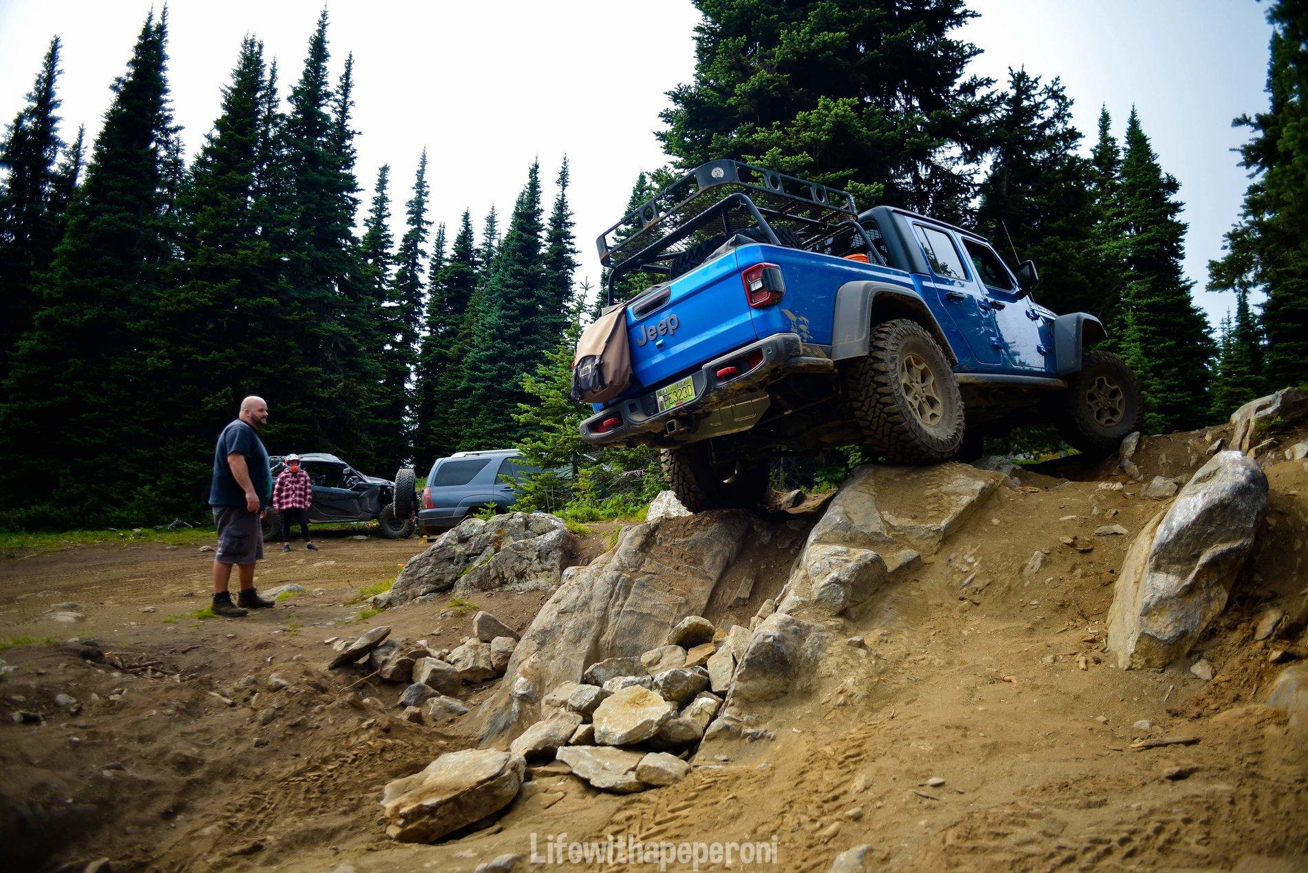 Jeep Gladiator HYDRO BLUE PEARL Gladiator JT Club received_3147885978640742