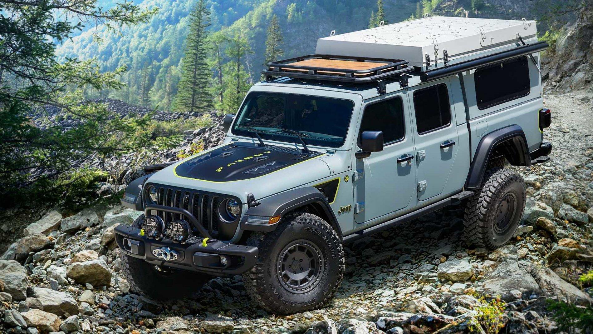 Jeep Gladiator Jeep debuts Gladiator Overlander "Farout" Concept jeep-gladiator-farout-concept-front-3-4