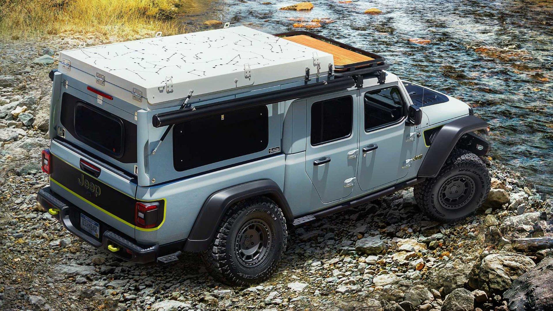 Jeep Gladiator Jeep debuts Gladiator Overlander "Farout" Concept jeep-gladiator-farout-concept-rear-3-4