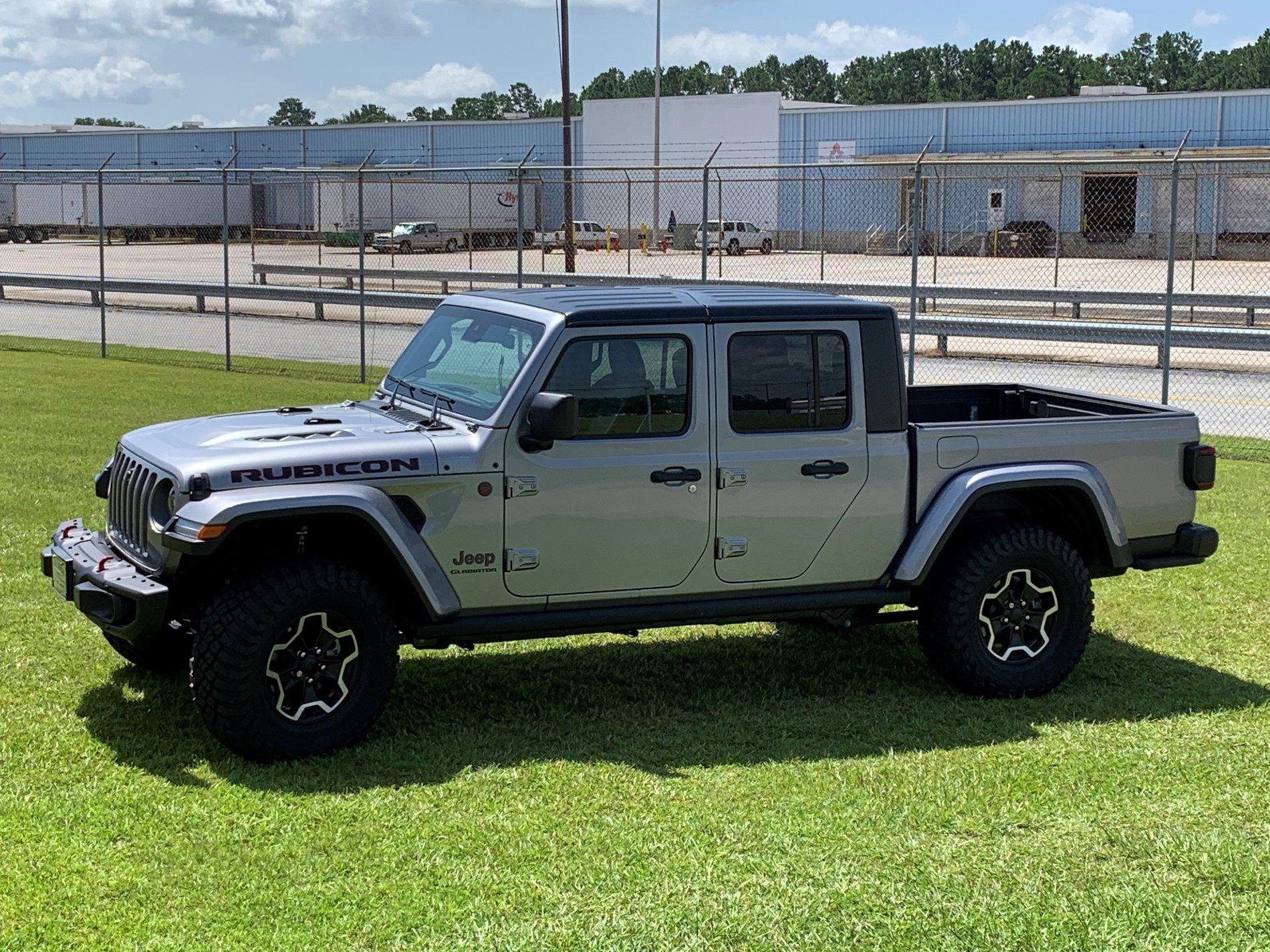 Jeep Gladiator 1.jpg