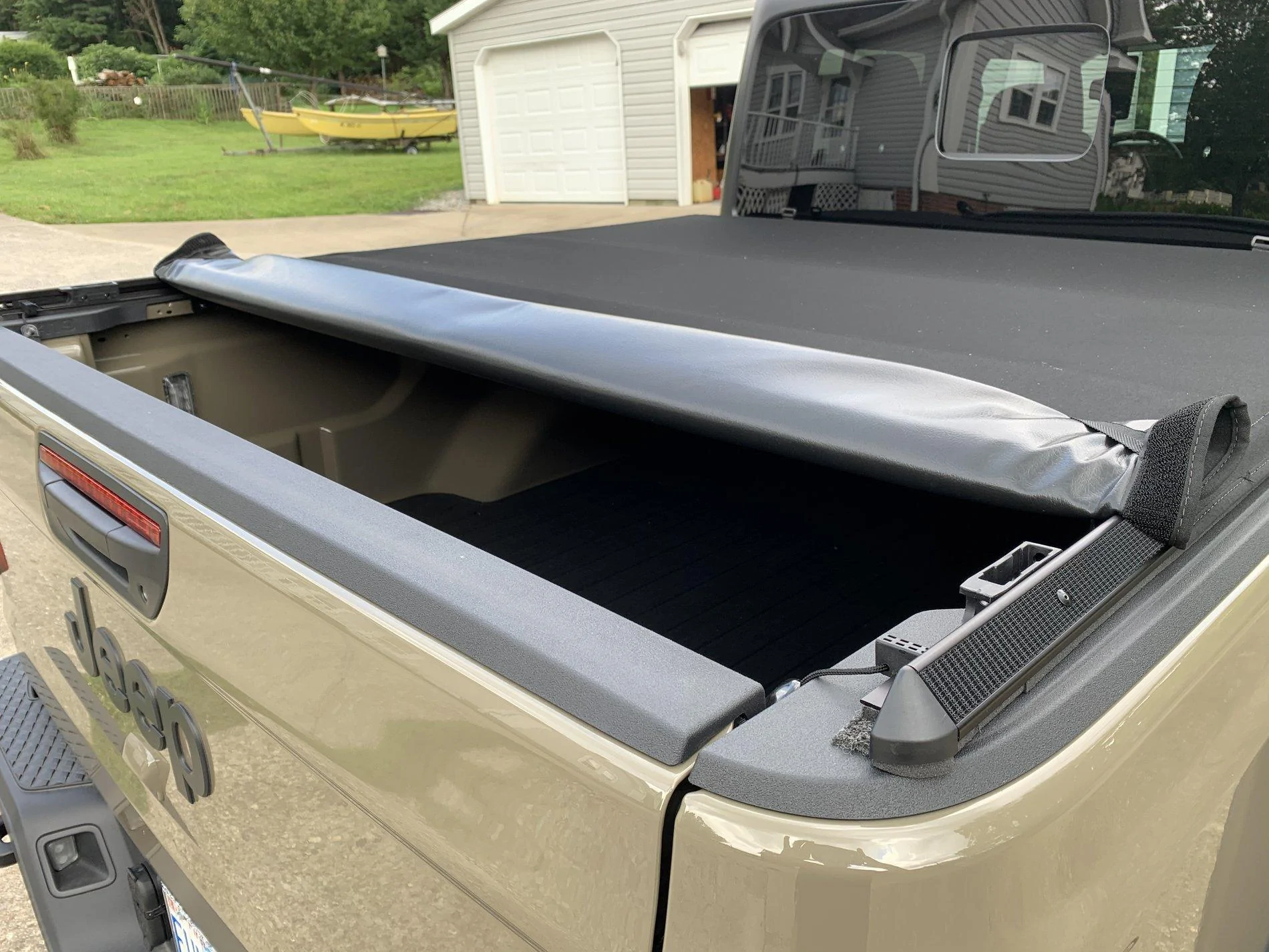 Jeep Gladiator TWILL Material Tonneau cover FB6A1218-F54C-47D7-83AA-265BA60CECF0