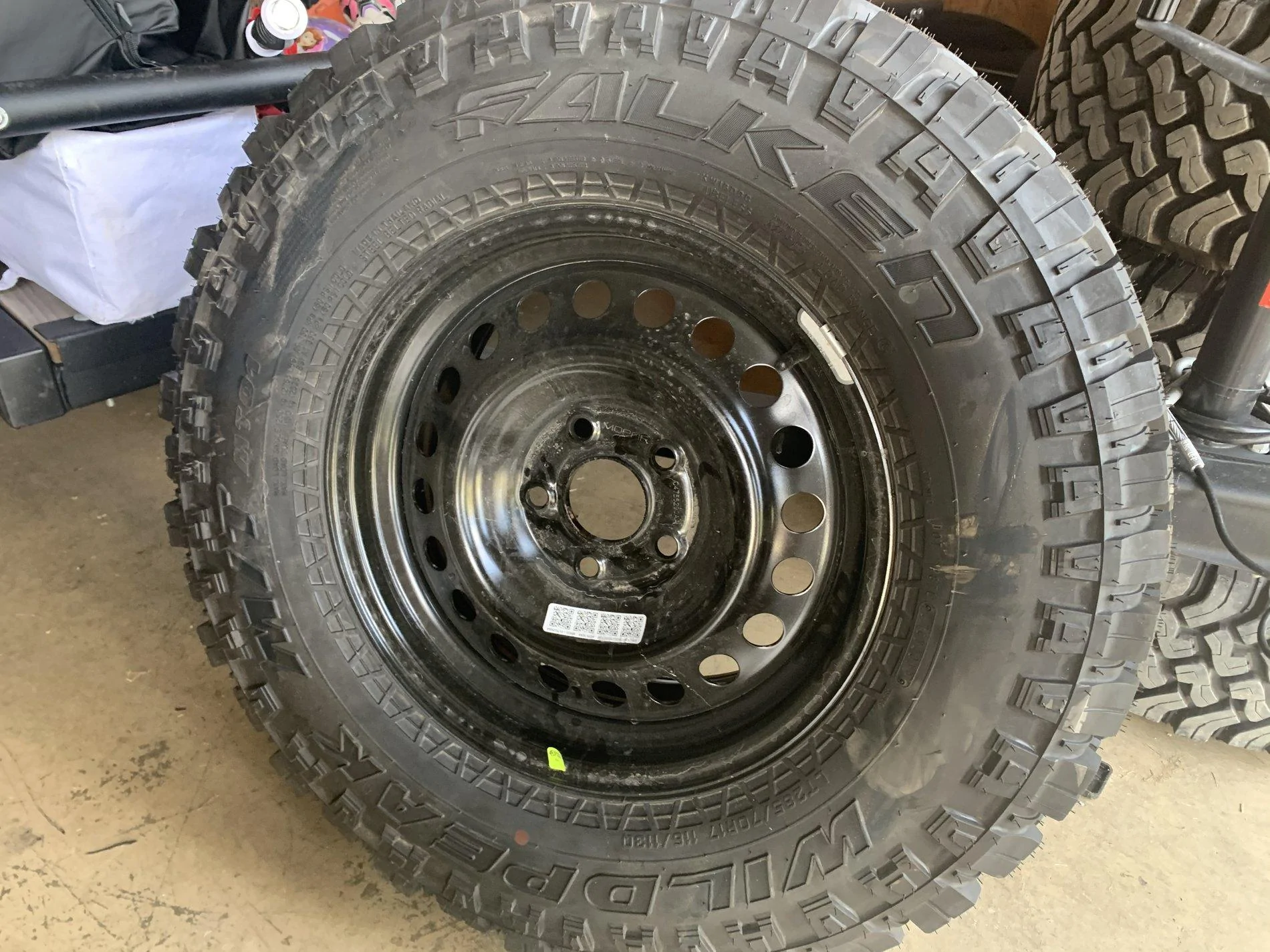 Jeep Gladiator Gladiator Rubicon Upgraded Factory Black Wheels and MT Tires w/TPMS - $1,000 CFEB77FC-7388-4548-8286-3A14FC82CA68