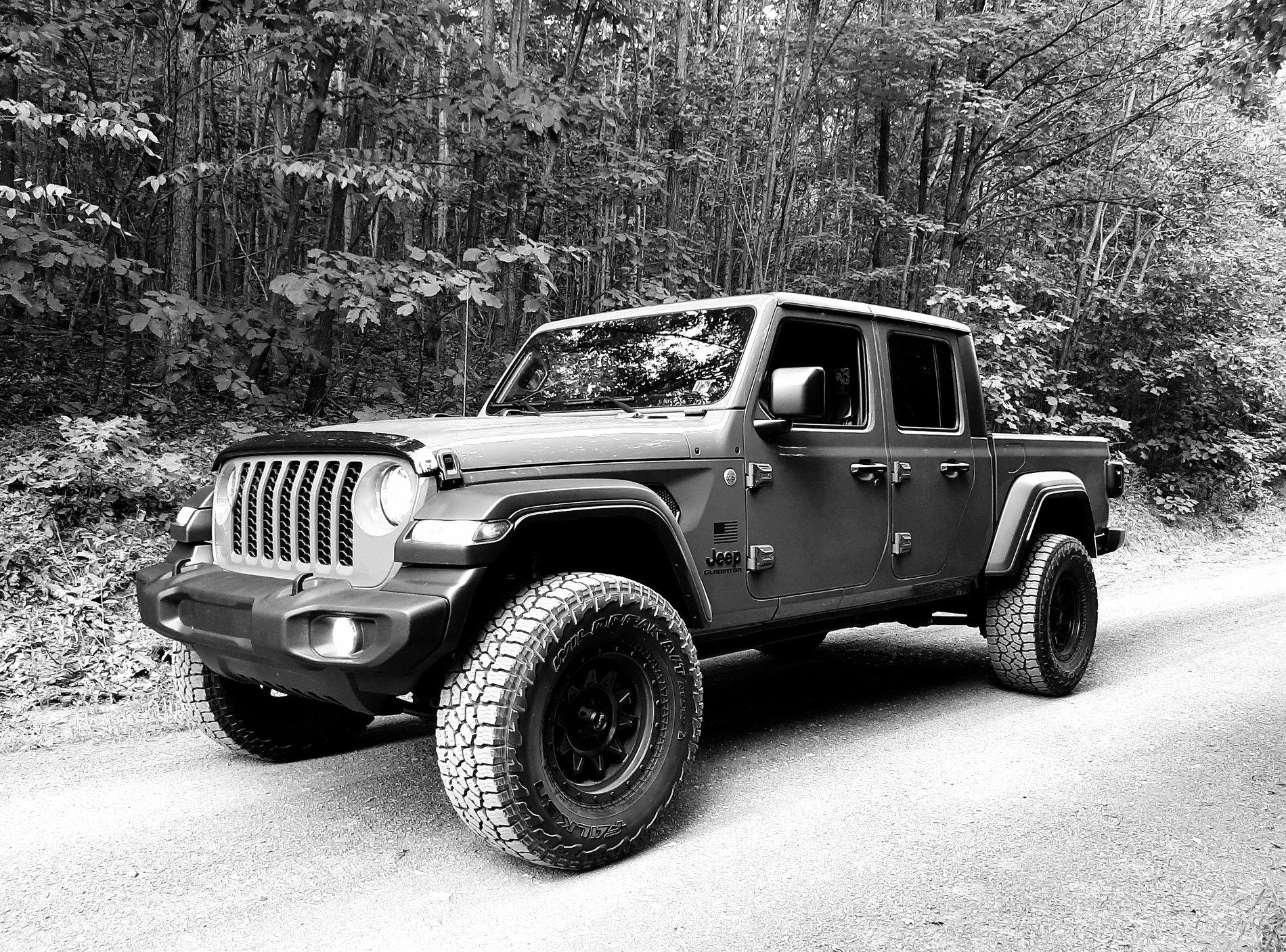 Jeep Gladiator How Does your Gladiator look in black and white photography? 20200813_234008