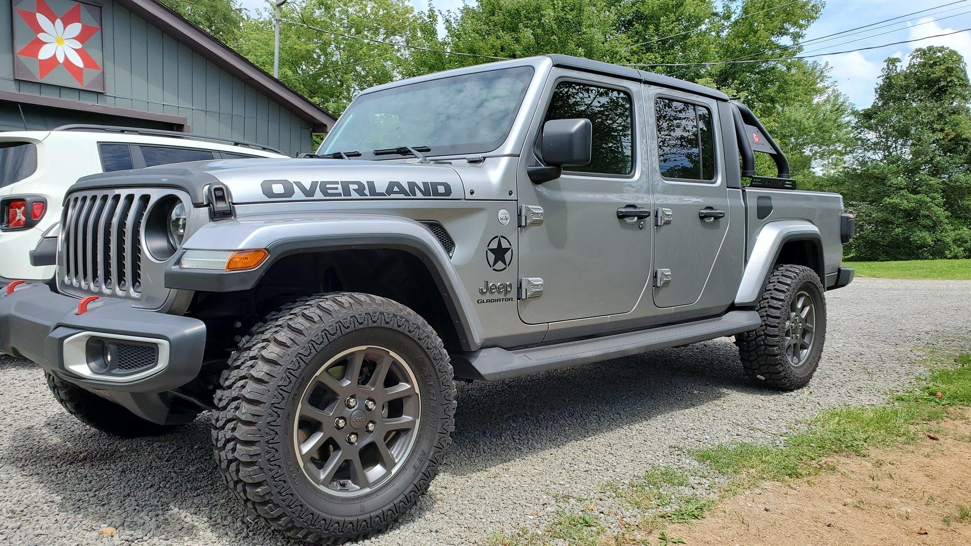 Jeep Gladiator Black Horse Roll Bar Installed 20200814_133319