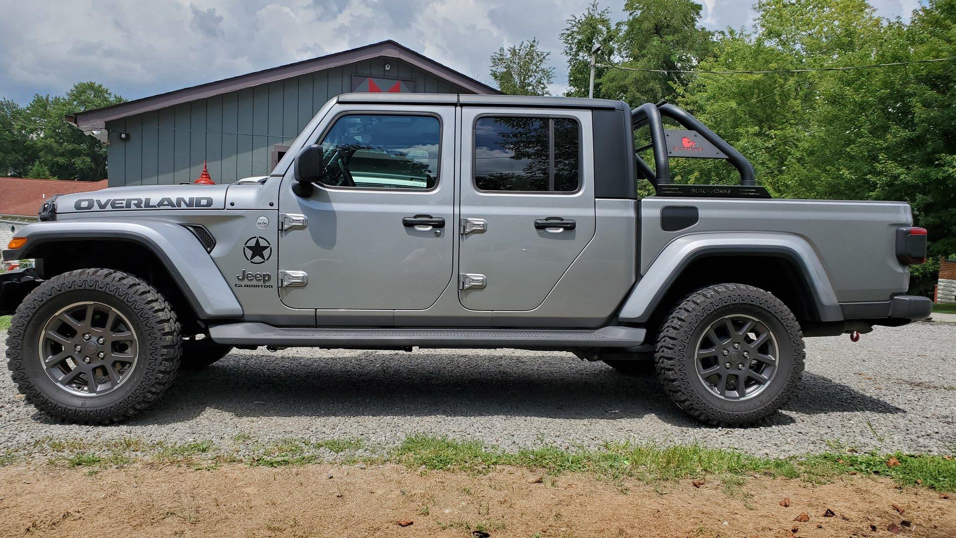 Jeep Gladiator Black Horse Roll Bar Installed 20200814_133334