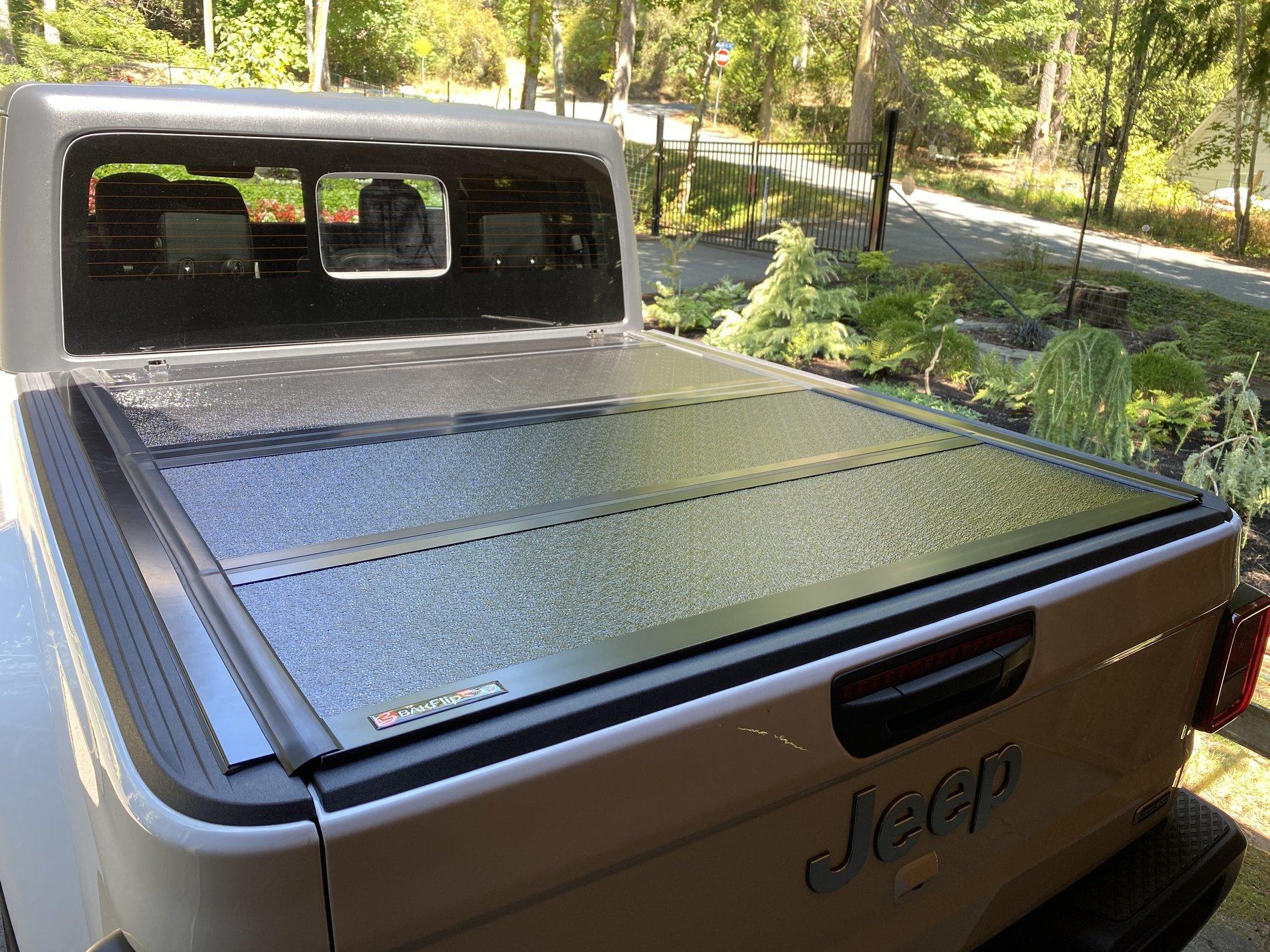 Jeep Gladiator Cap-it installed BAKFlip Fibermax tonneau and bed mat 06AEC74C-95F9-4DC5-9133-78AA58A0833C