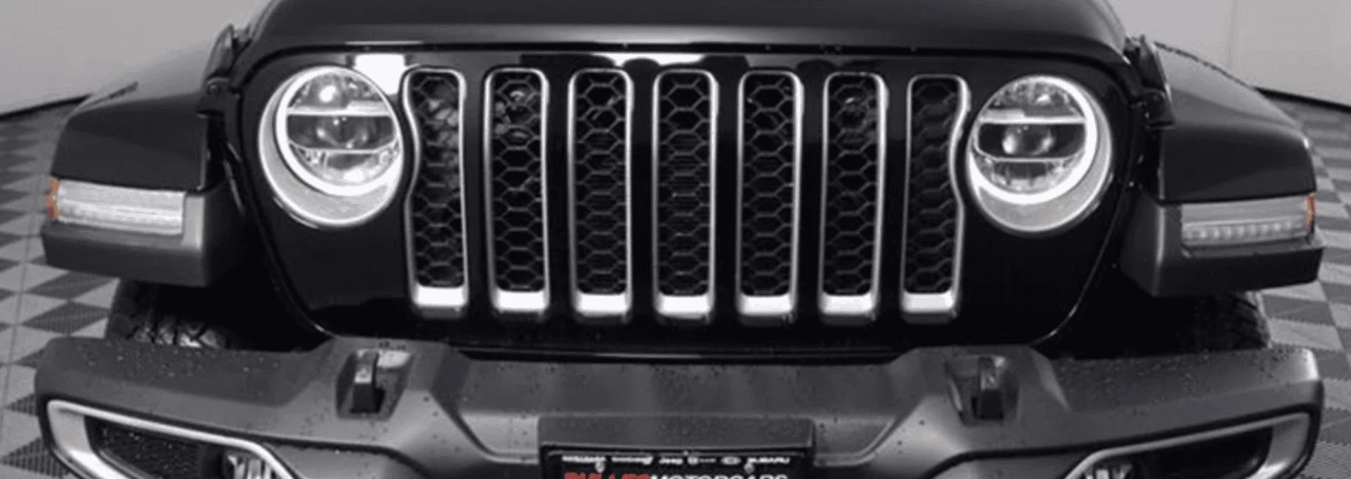 Jeep Gladiator Can the Overland, silver headlight bezels, and silver grill surrounds be installed in the satin black MOPAR GRILL? 1597538685320