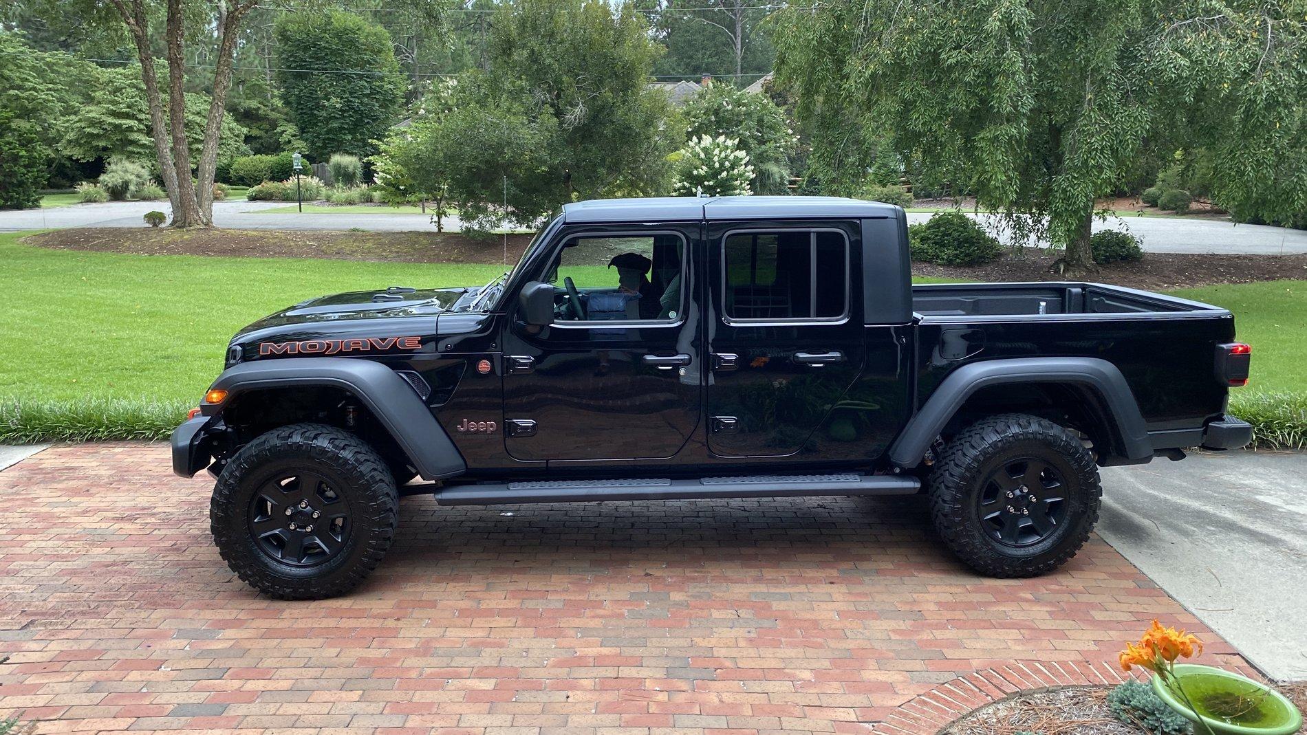 Jeep Gladiator Let's see those Mojave's and Mods C40F7C75-F8EB-4986-AC38-B92C3DB56D43_1_201_a