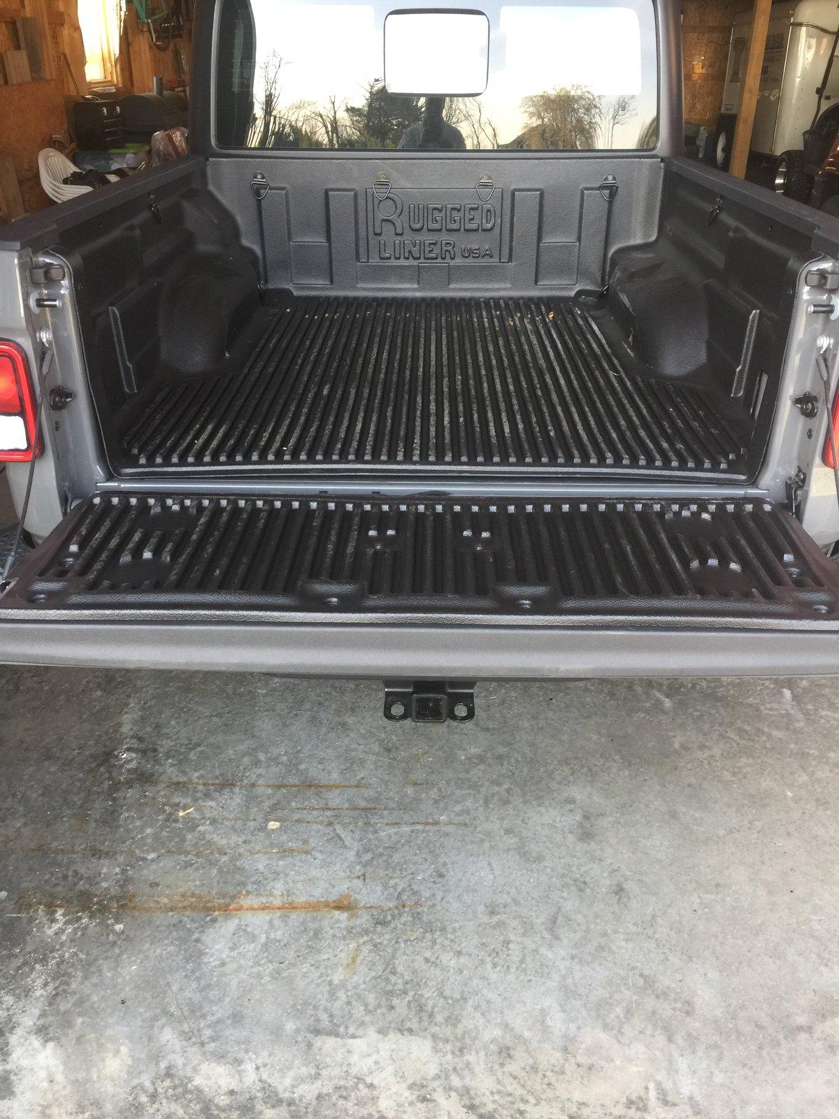 Jeep Gladiator Bed Liners 411A6E08-BF96-4599-94C1-27273BEAE0E0